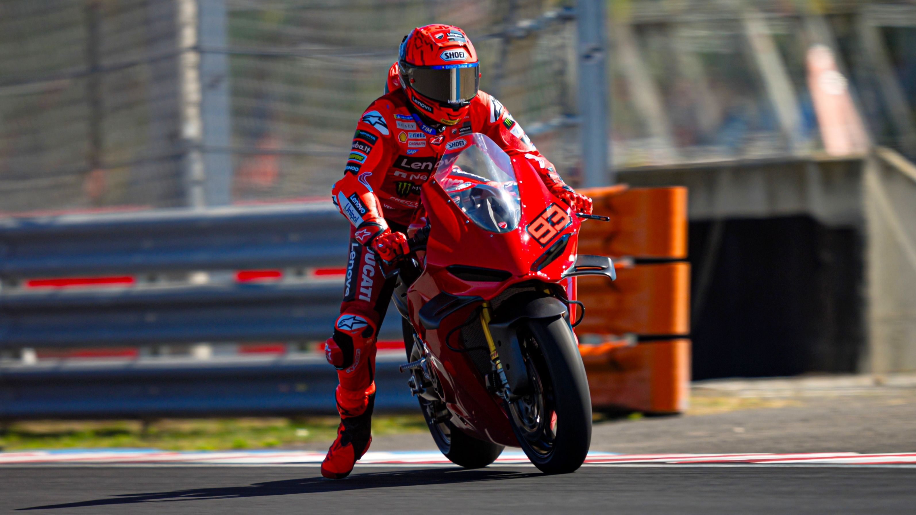 Marc Márquez probó el Balaton Park con una Ducati Panigale V4S