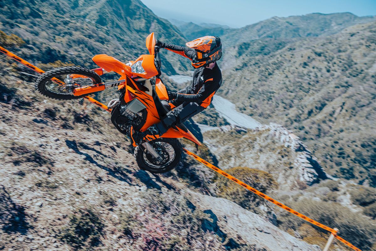 KTM EXC / XCW 2026. Así es la nueva gama de enduro naranjas.