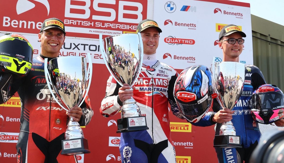 Triplete de Yamaha con Danny Kent, Kyle Ryde y Bradley Ray