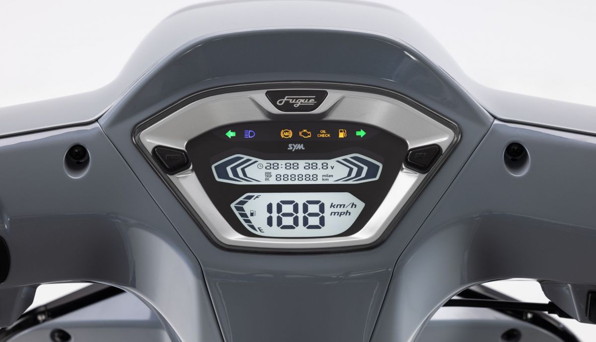 SYM Fugue 125 dashboard (3) (Grande)