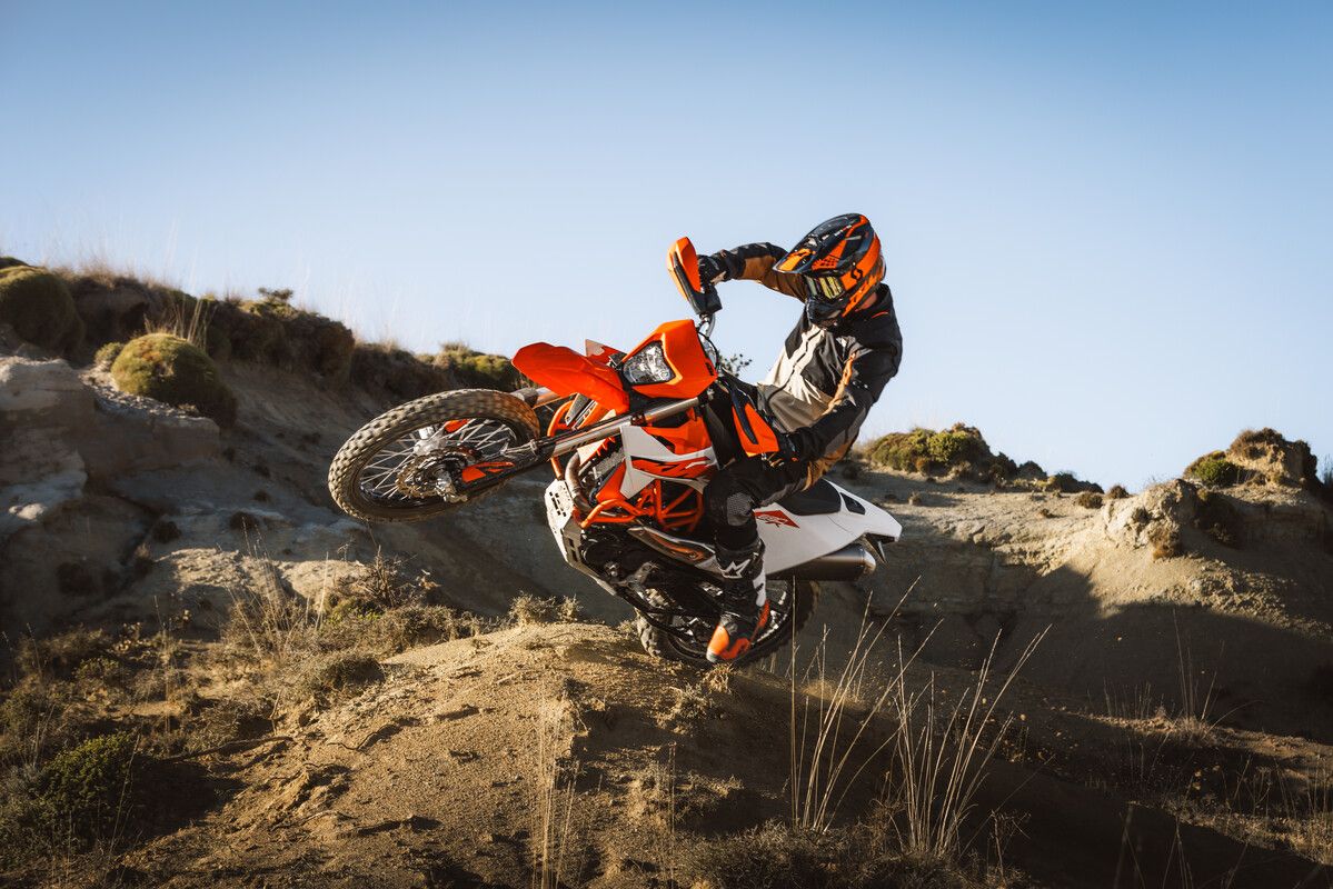 2026 KTM 690 SMC R & 690 ENDURO R 4