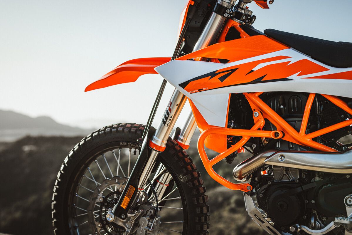 2026 KTM 690 SMC R & 690 ENDURO R 5