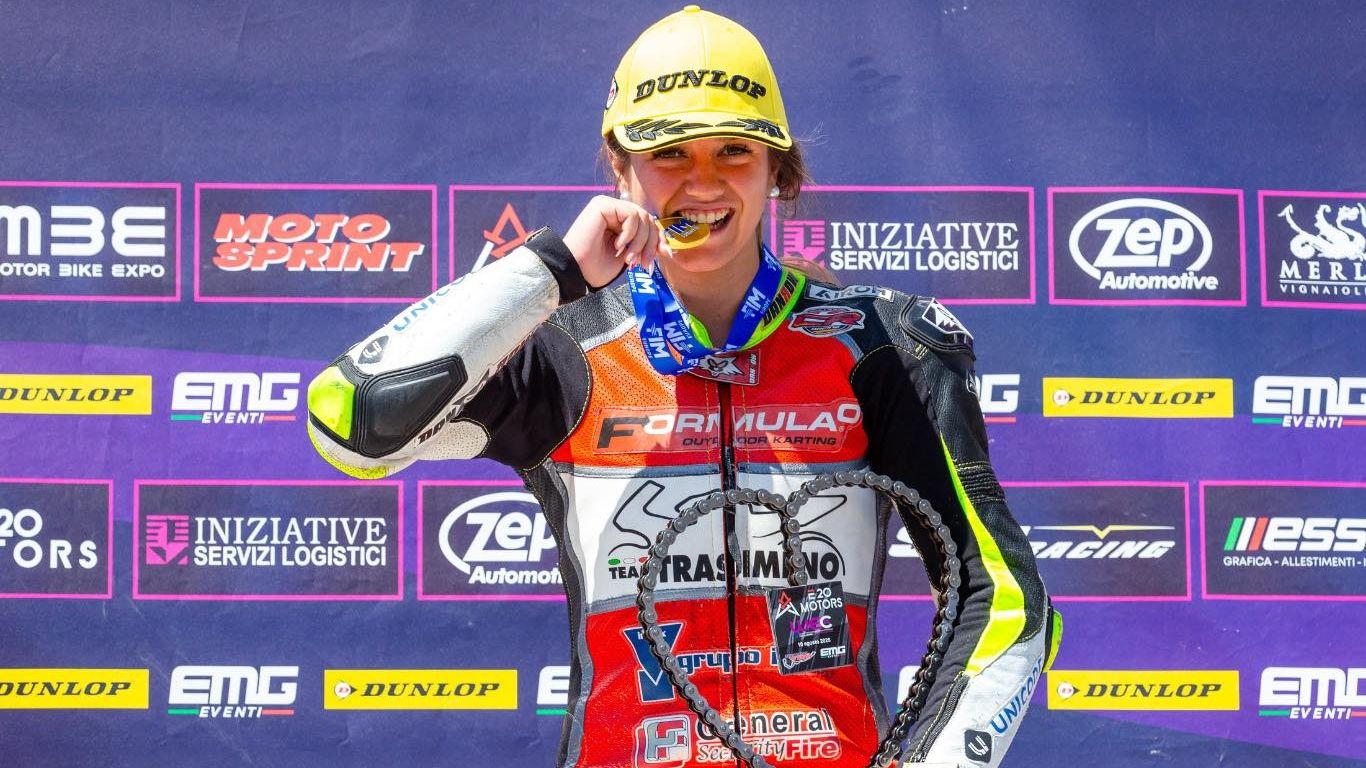 Rosa Jiménez festeja su título del Women's European Championship 2025