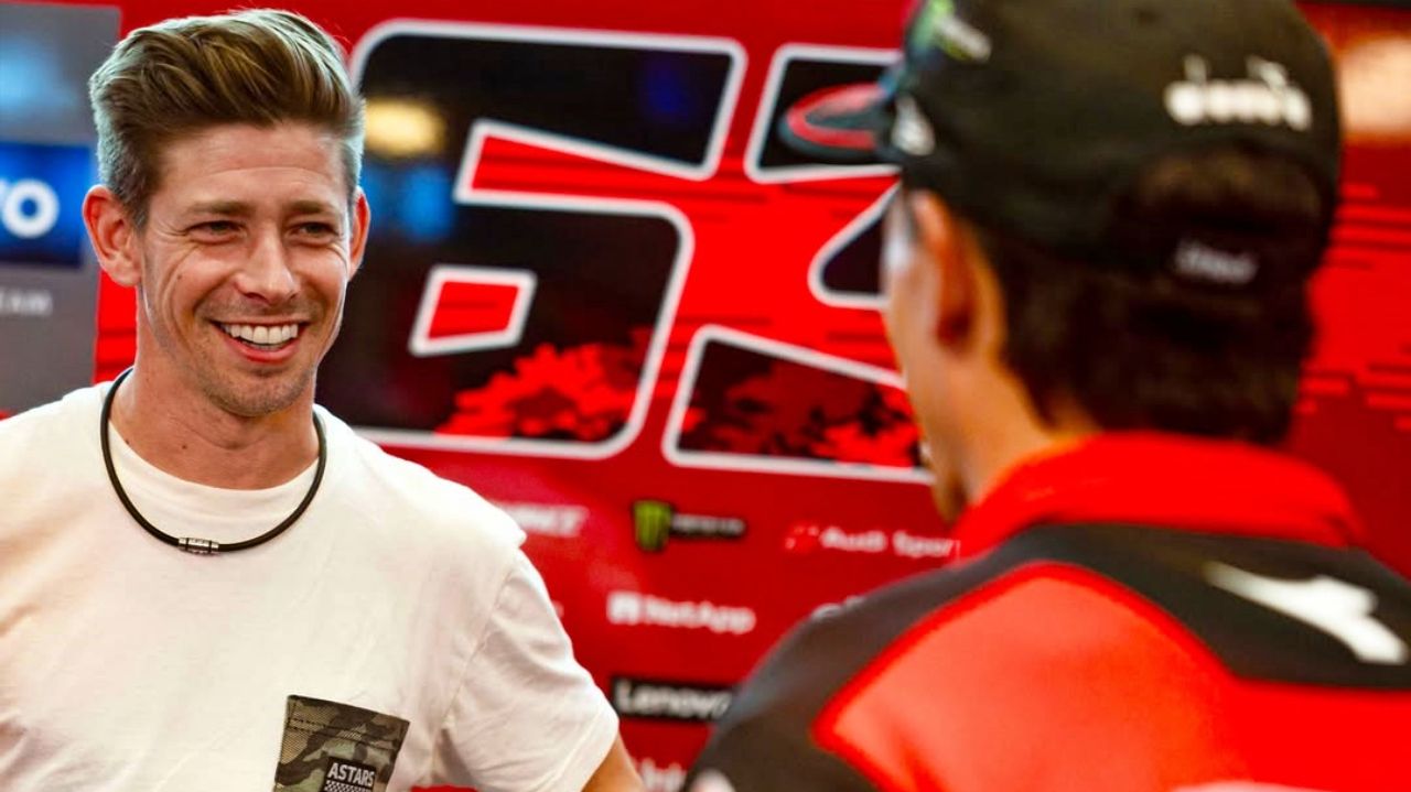 Casey Stoner y Marc Márquez en el box de Ducati en Austria 2025