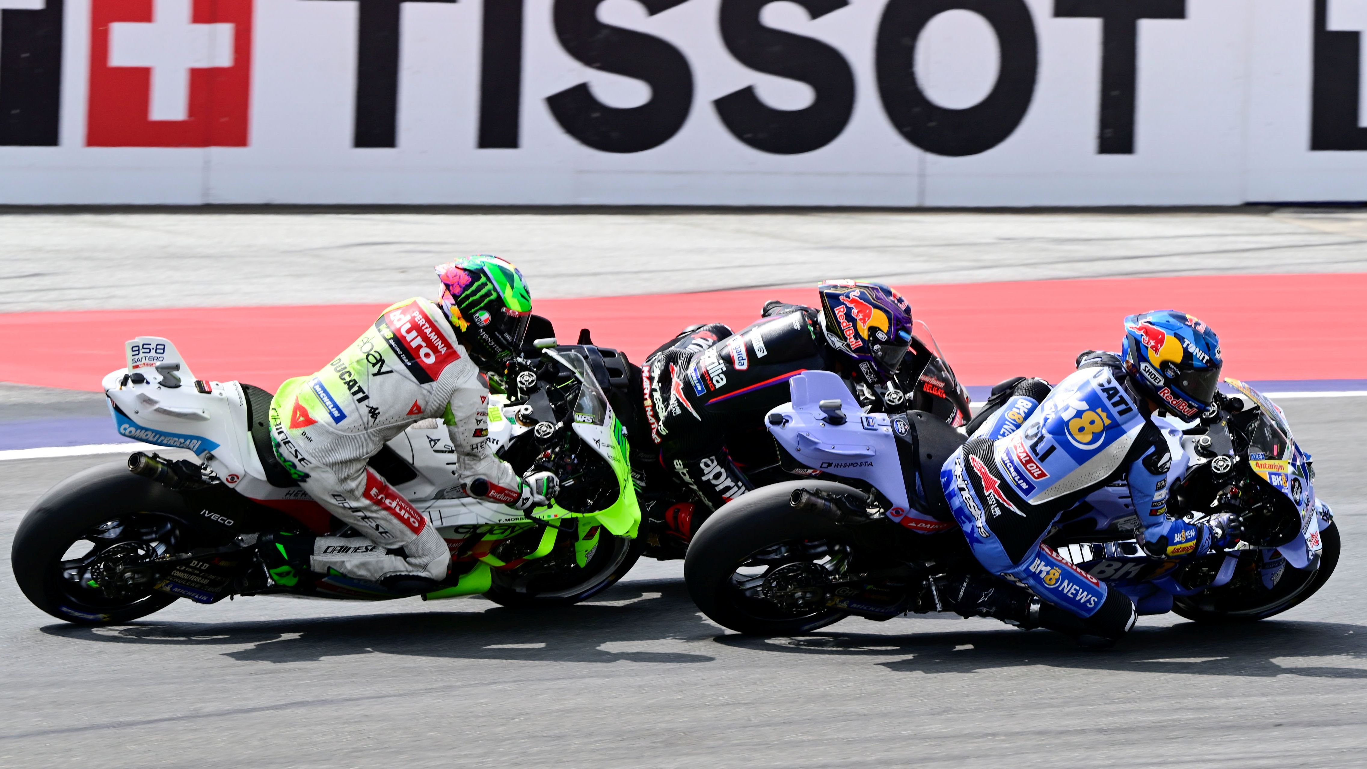 Álex Márquez y Franco Morbidelli pasan a Jorge Martín, MotoGP Austria 2025