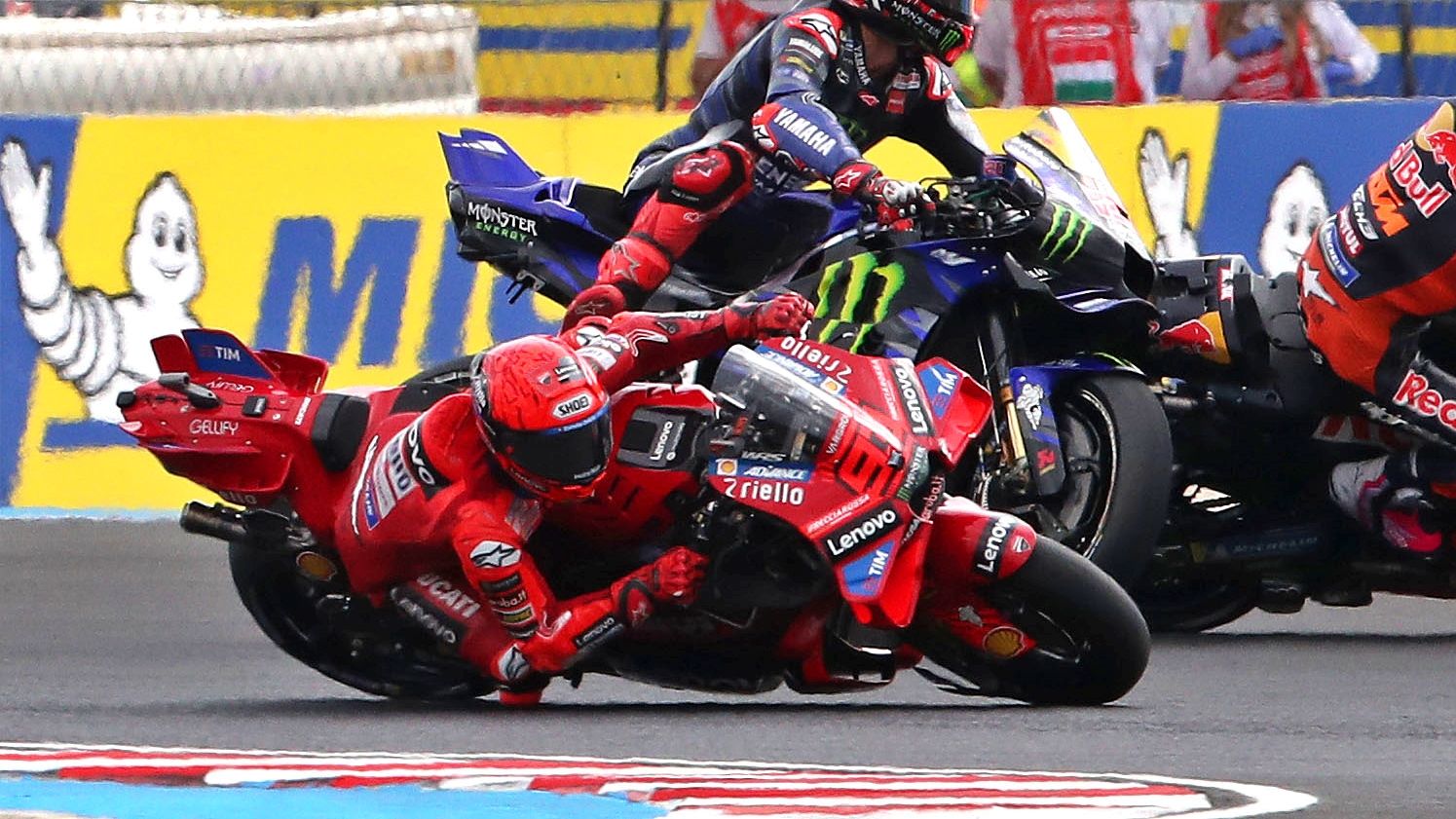 Marc Márquez ha ganado el Sprint de Balatón dejando atrás el caos