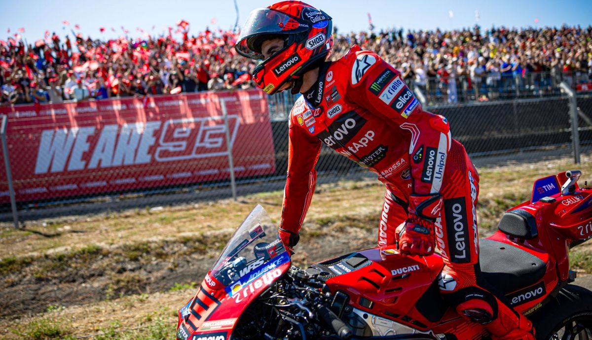 Marc Márquez dando la vuelta de honor en Balaton con su Desmosedici Marc Márquez dando la vuelta de honor en Balaton con su Desmosedici