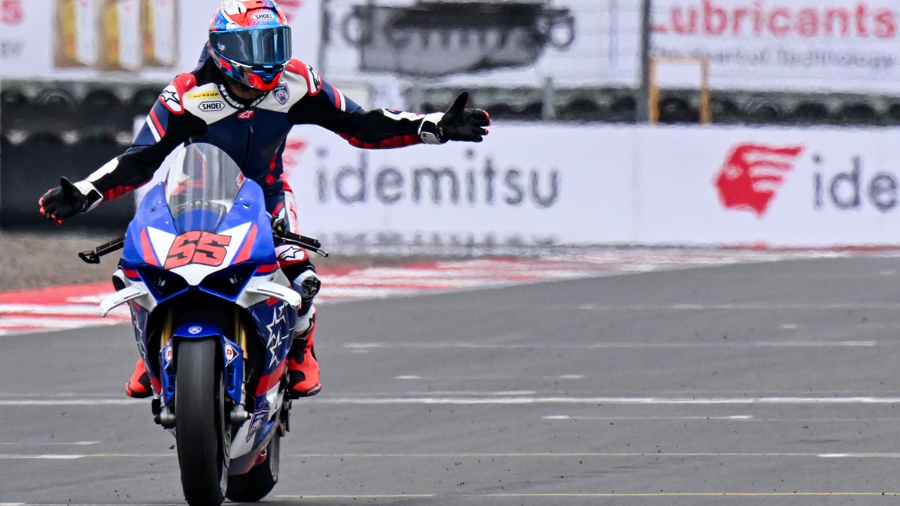 Hafizh Syahrin se llevó la victoria en la primera carrera