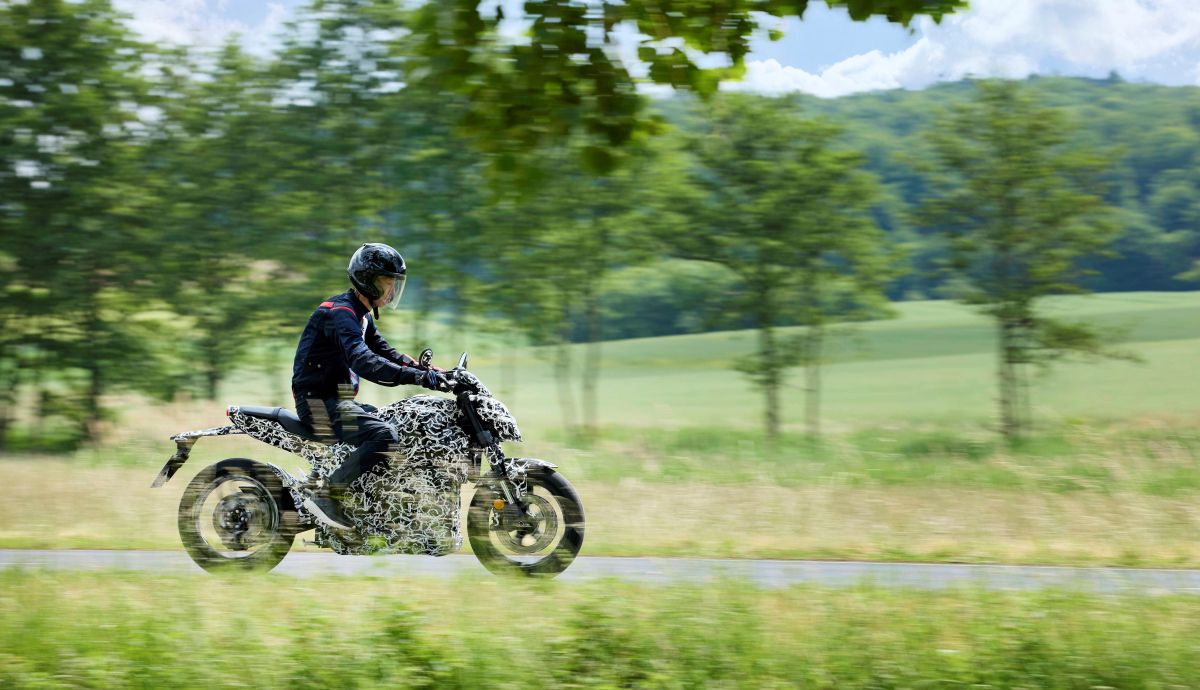 542827 Honda releases European test riding footage of EV FUN Concept