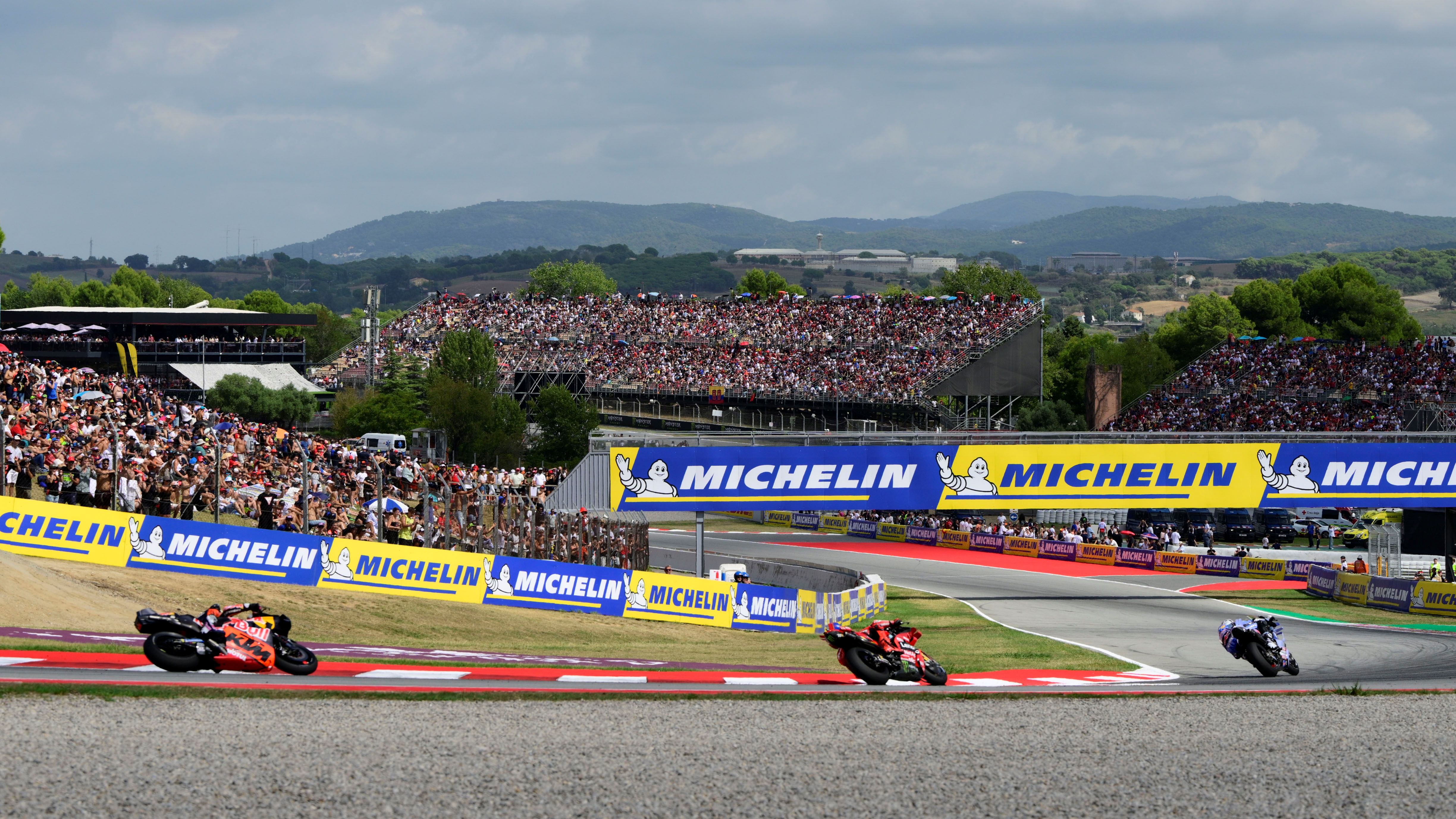 Álex Márquez comanda ante Marc Márquez y Enea Bastianini, MotoGP Catalunya 2025