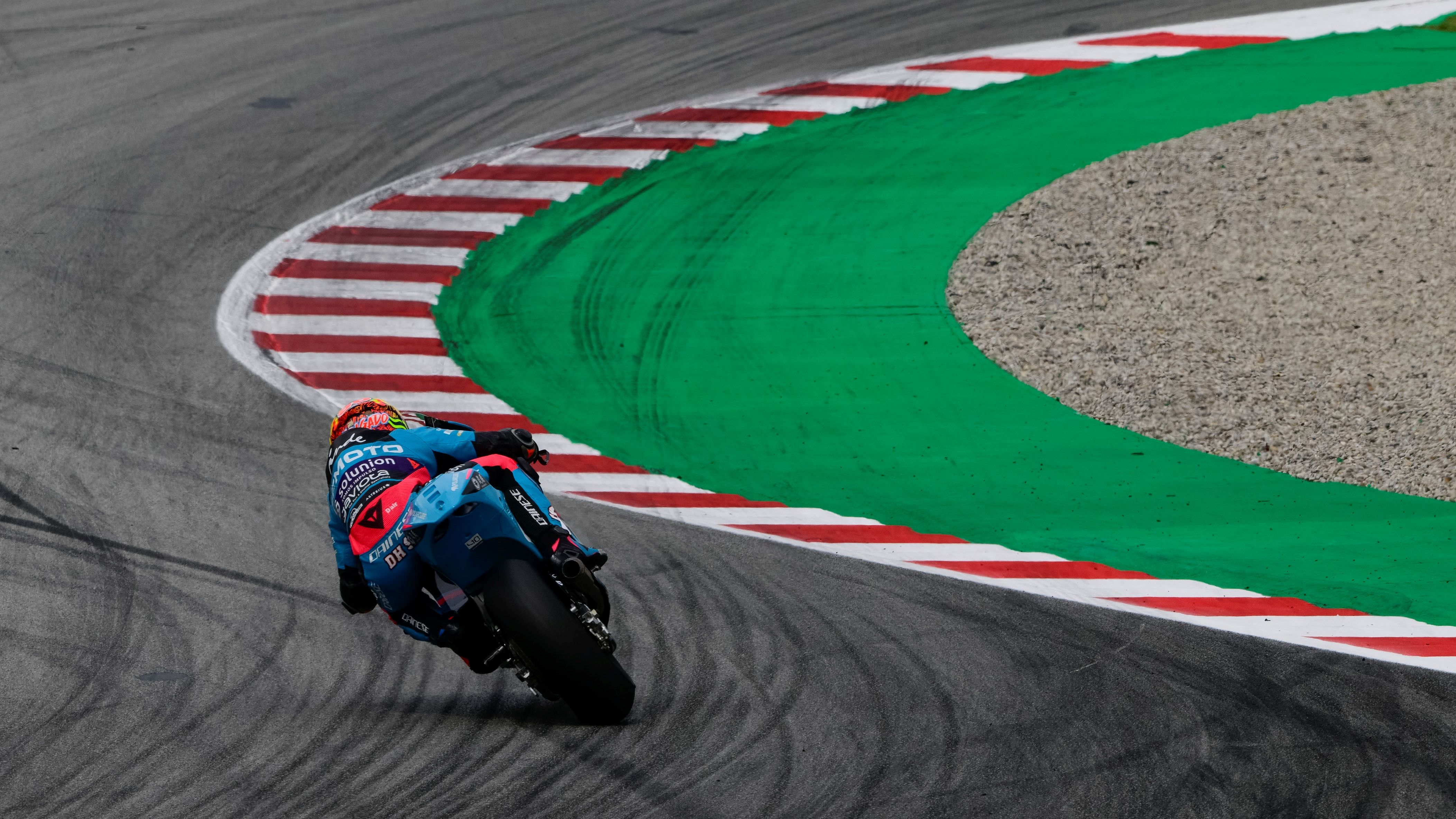 Dani Holgado se pasea rumbo a su primer triunfo en la categoría, Moto2 Catalunya 2025