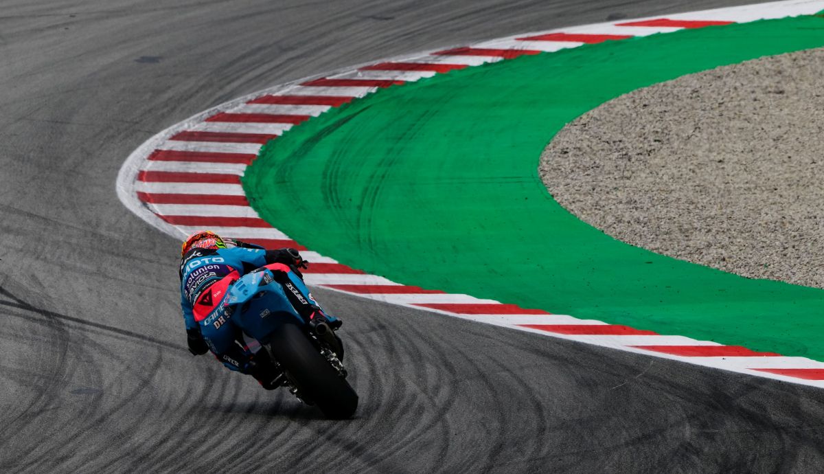 Dani Holgado se pasea rumbo a su primer triunfo en la categoría, Moto2 Catalunya 2025