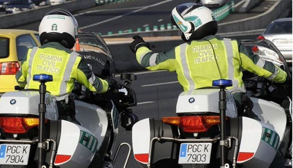 La UE quiere que los agentes de Tráfico realicen más inspecciones sorpresa aleatorias a vehículos en las carreteras.