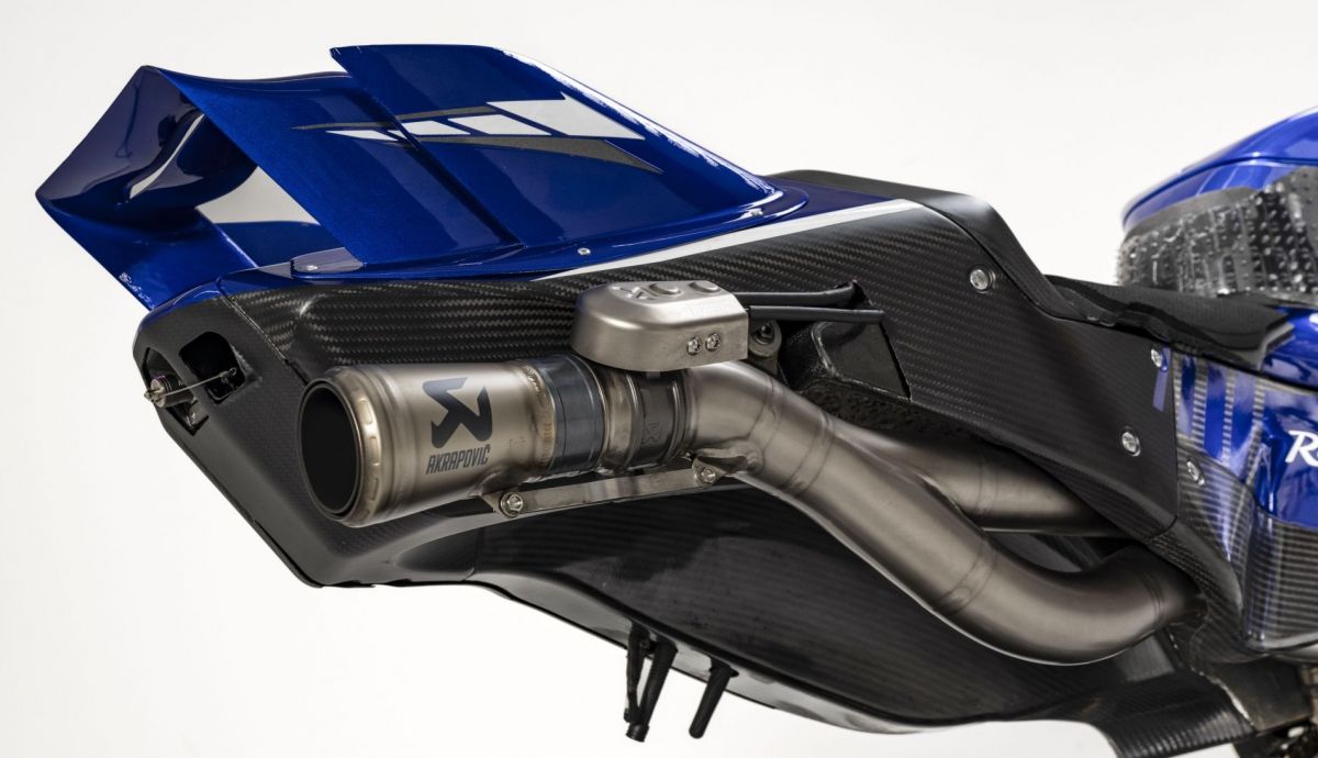Detalle de la Yamaha YZR M1 con el motor V4 que llevará el probador Augusto Fernández en su wild card en Misano Detalle de la Yamaha YZR M1 con el motor V4 que llevará el probador Augusto Fernández en su wild card en Misano