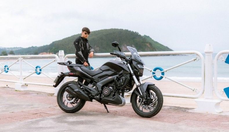 promocion bajaj dominar 400