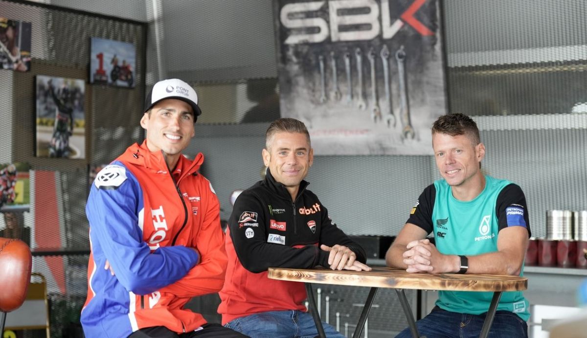 Xavi Vierge,Álvaro Bautista y Tito Rabat en la previa de Motorland
