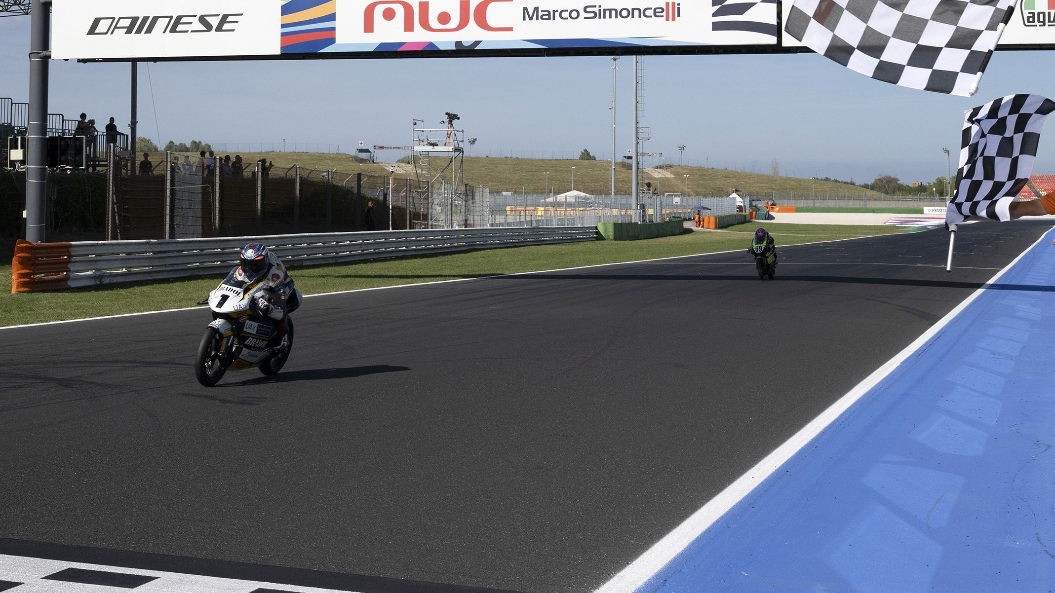 Carlos Cano depende de sí mismo para conquistar la European Talent Cup tras exhibirse en Misano