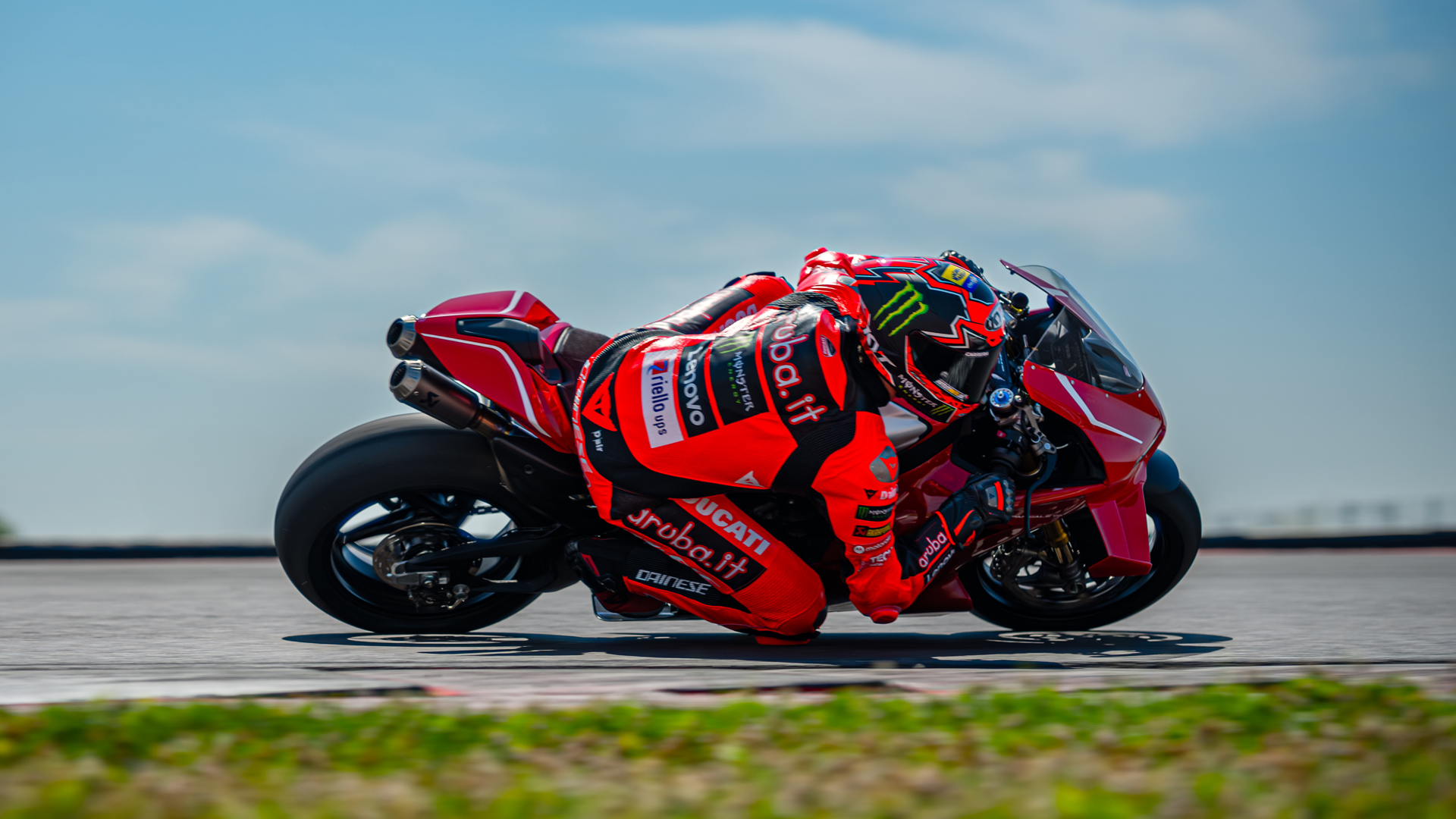 Ducati Panigale V4 R 2025 Accion (2)