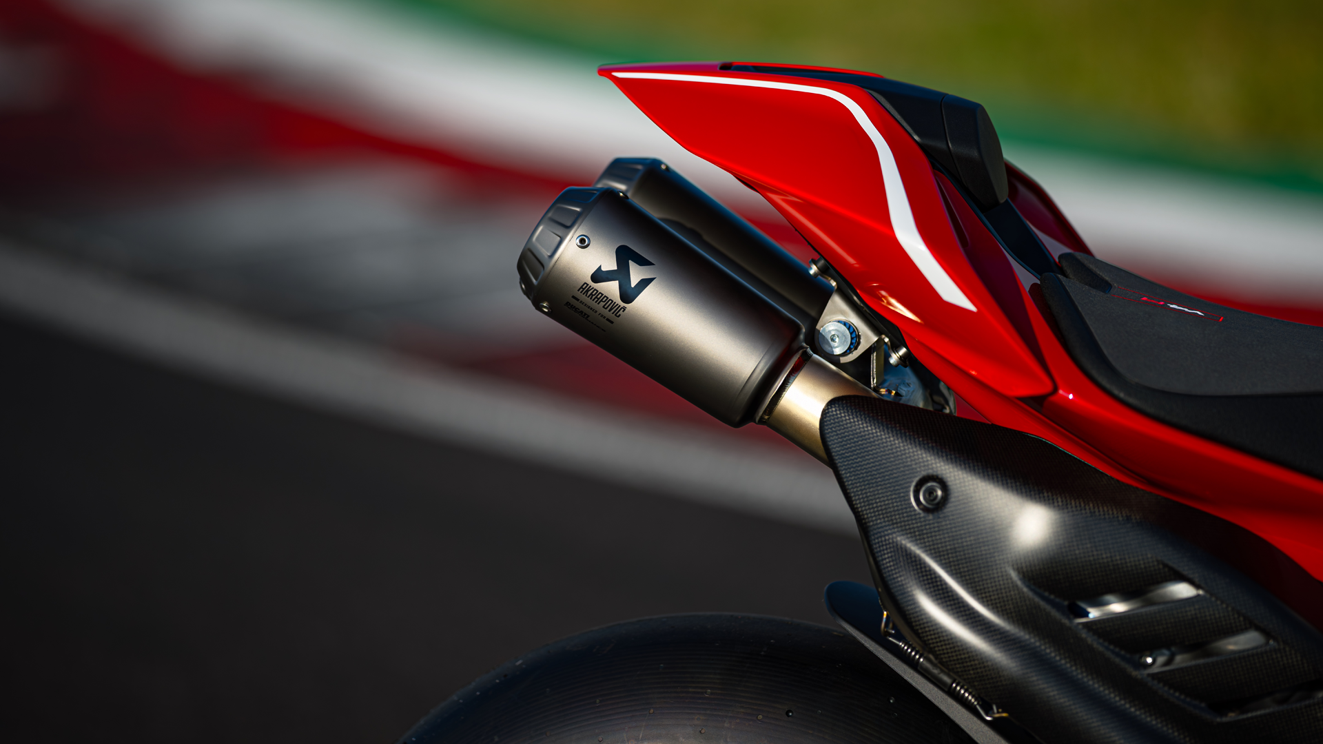 Ducati Panigale V4 R 2025 Detalles (9)