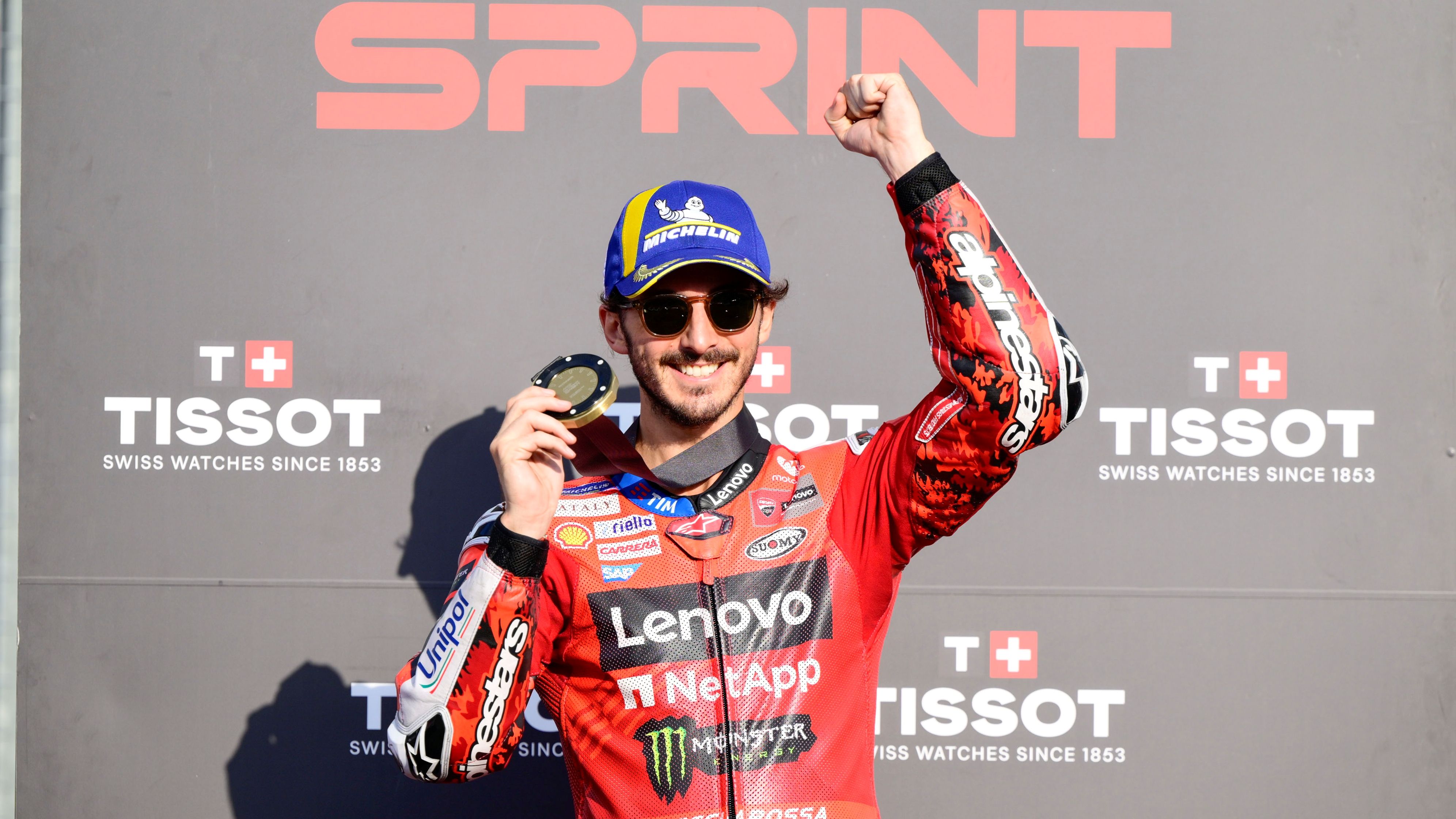 Pecco Bagnaia festeja su triunfo en el Sprint del GP de Japón