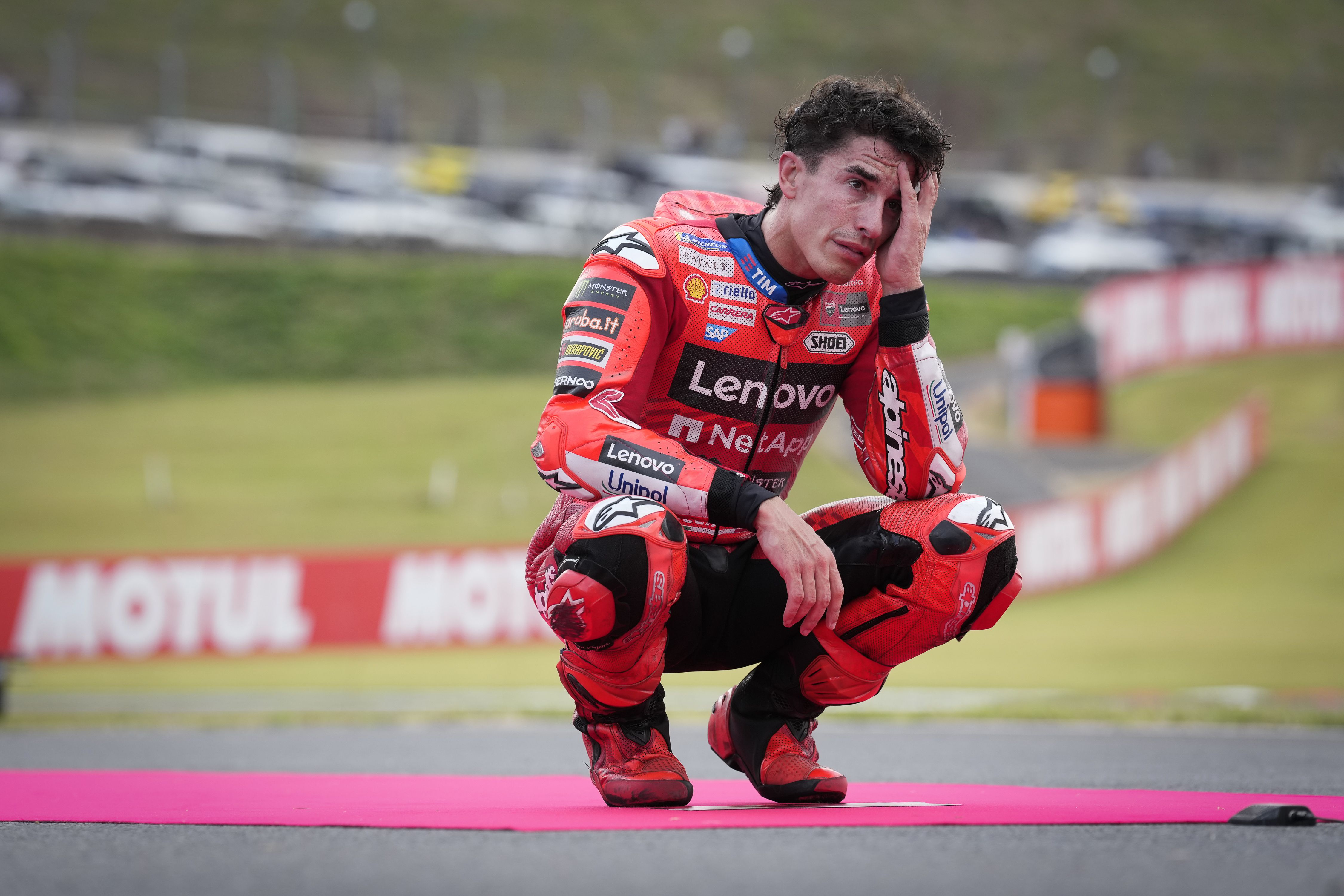 Marc Márquez festeja su noveno título mundial tras conquistar MotoGP 2025 52