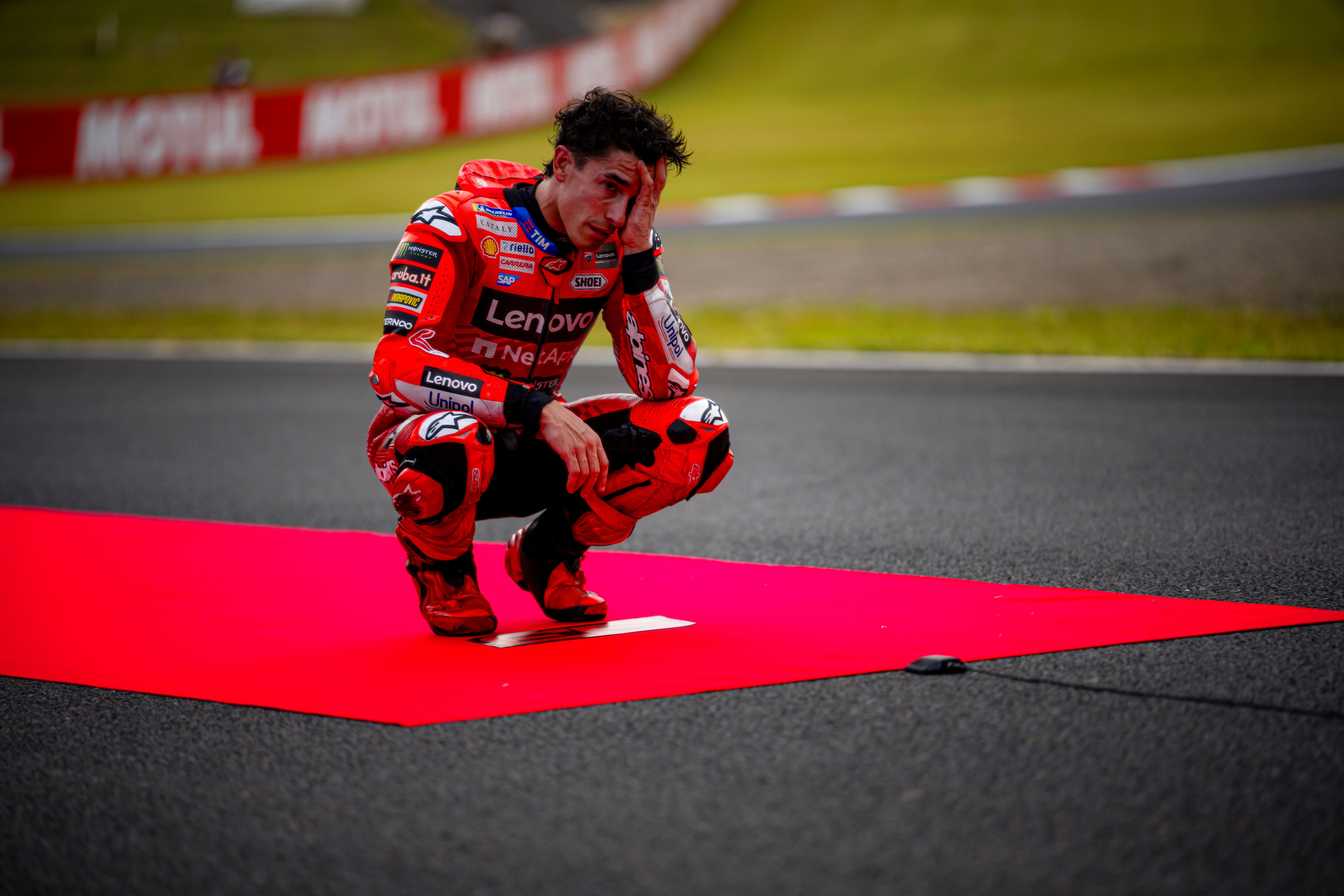 Marc Márquez festeja su noveno título mundial tras conquistar MotoGP 2025 17