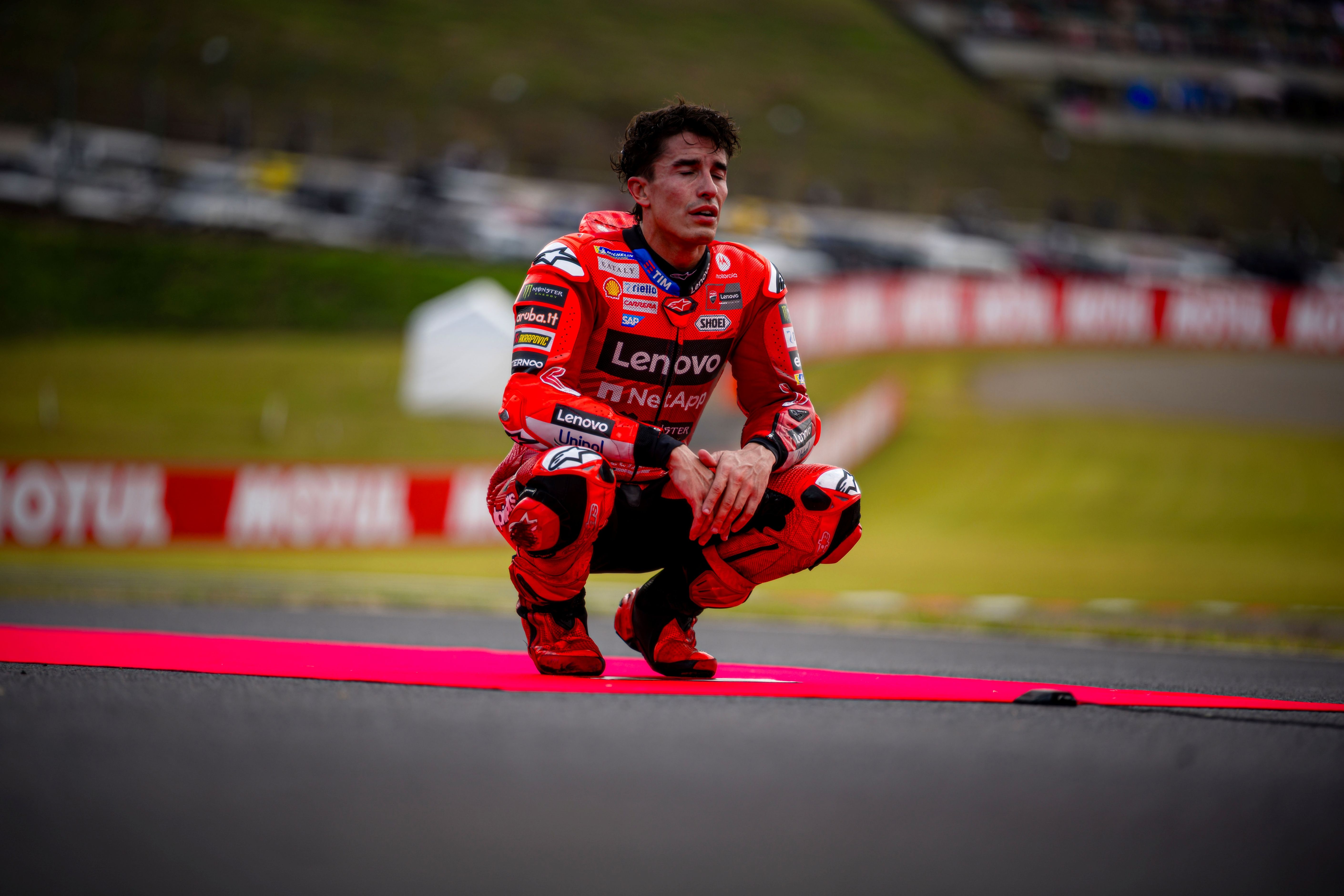 Marc Márquez festeja su noveno título mundial tras conquistar MotoGP 2025 23