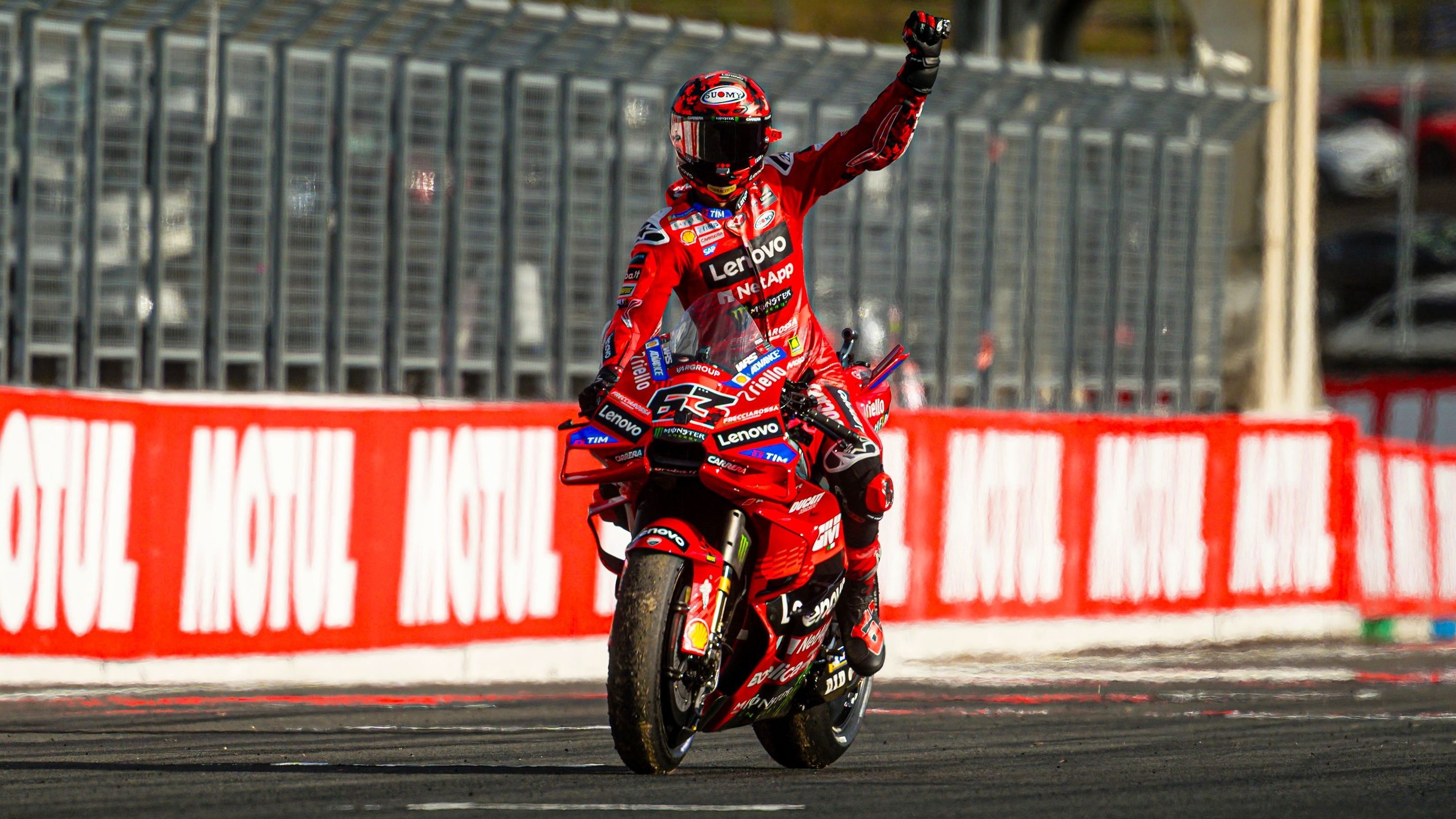 Pecco Bagnaia logró en Japón su primer doblete en MotoGP 2025