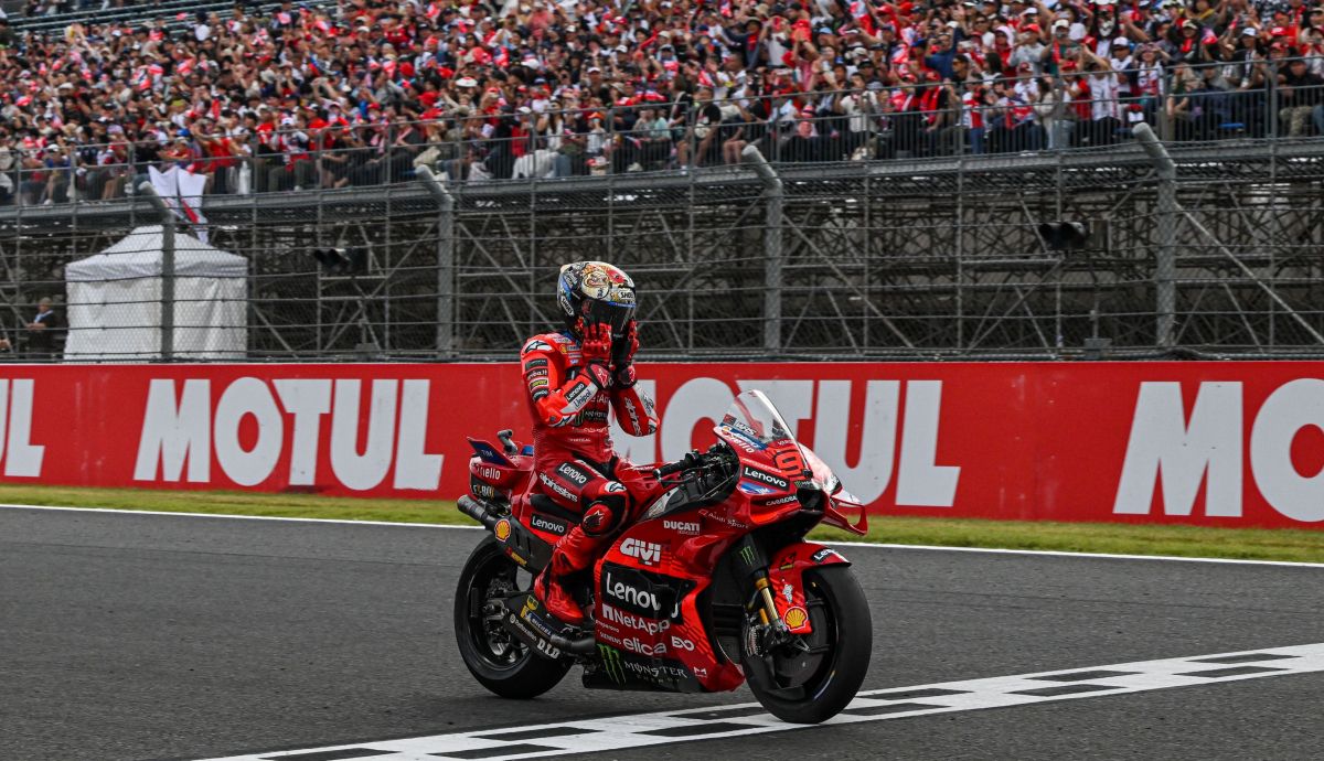 Marc Márquez cruza la meta y se convierte en campeón de MotoGP 2025