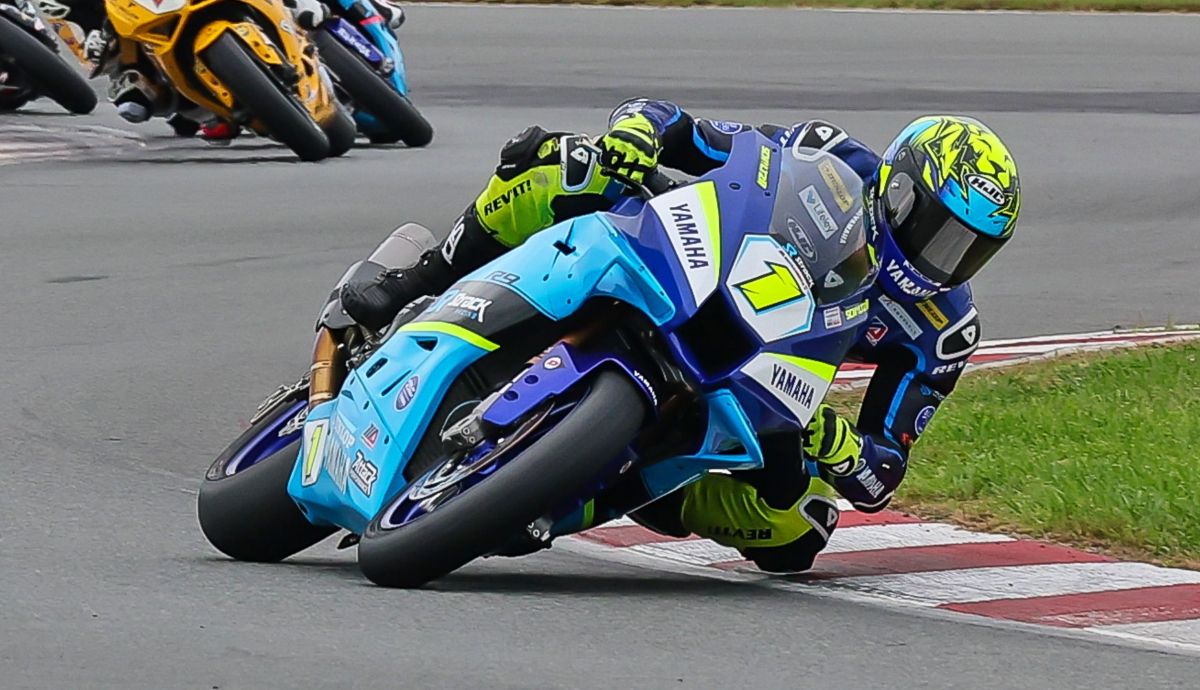 Mathew Scholtz ha revalidado su título en el MotoAmerica Supersport