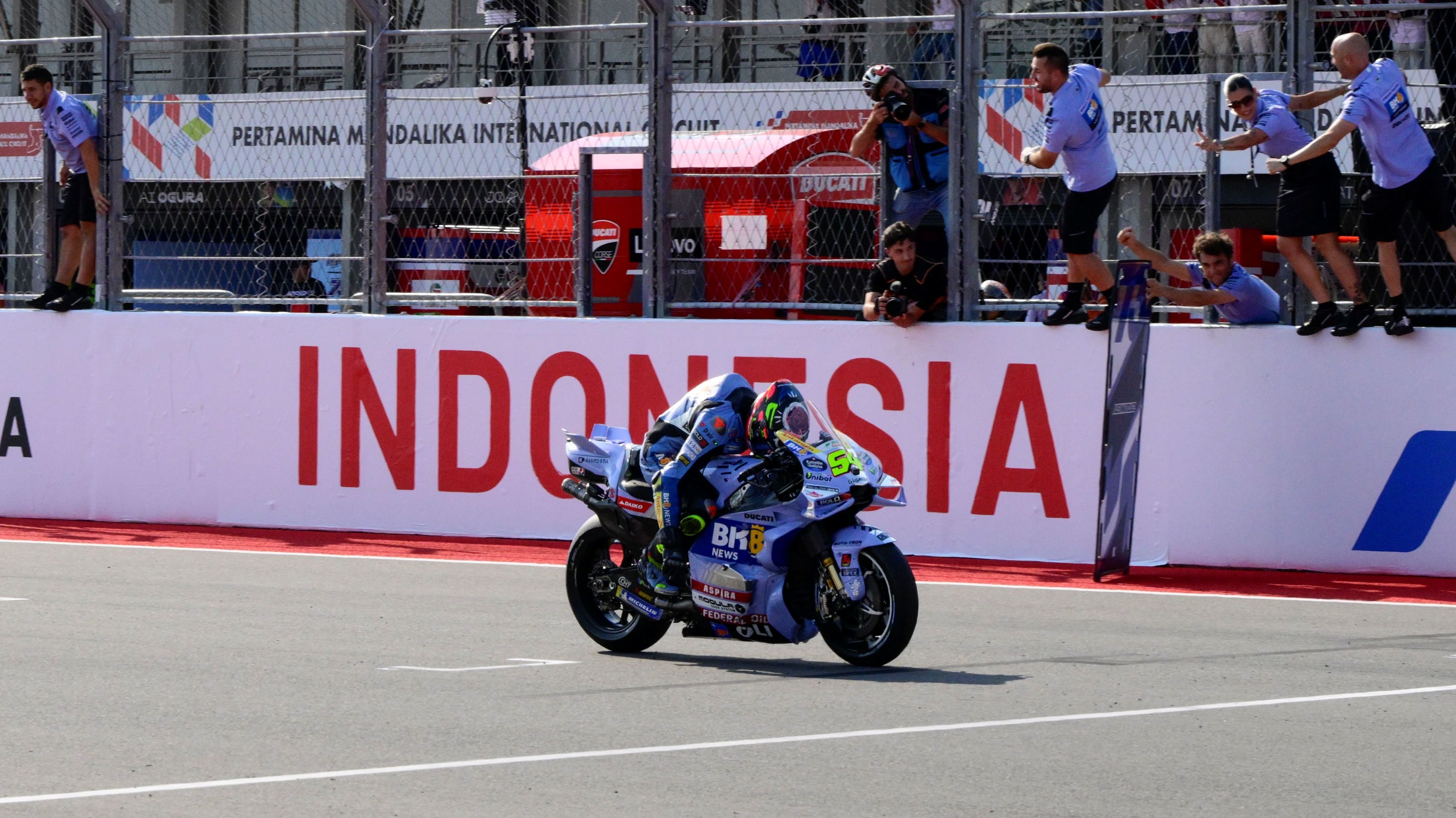Fermín Aldeguer logró su primera victoria en MotoGP en la carrera del GP de Indonesia en Mandalika