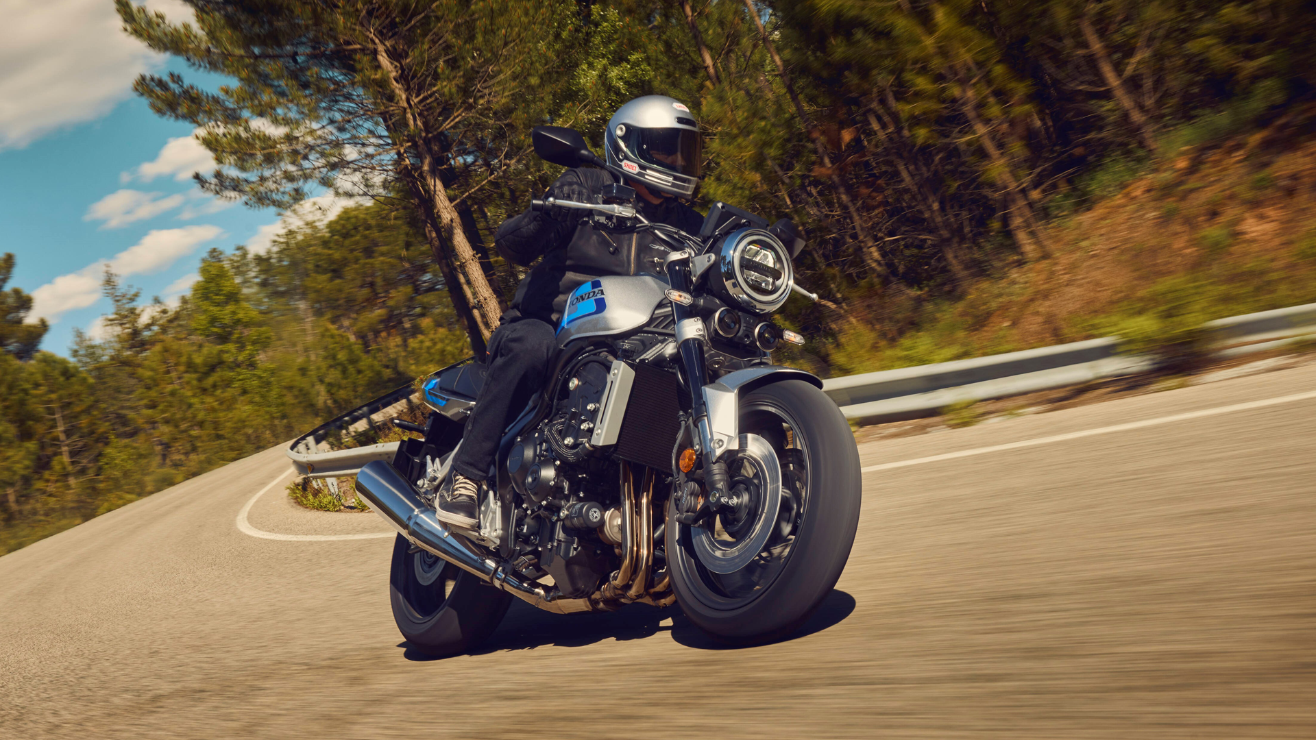 Hoanda CB1000F 2026 Accion (4)