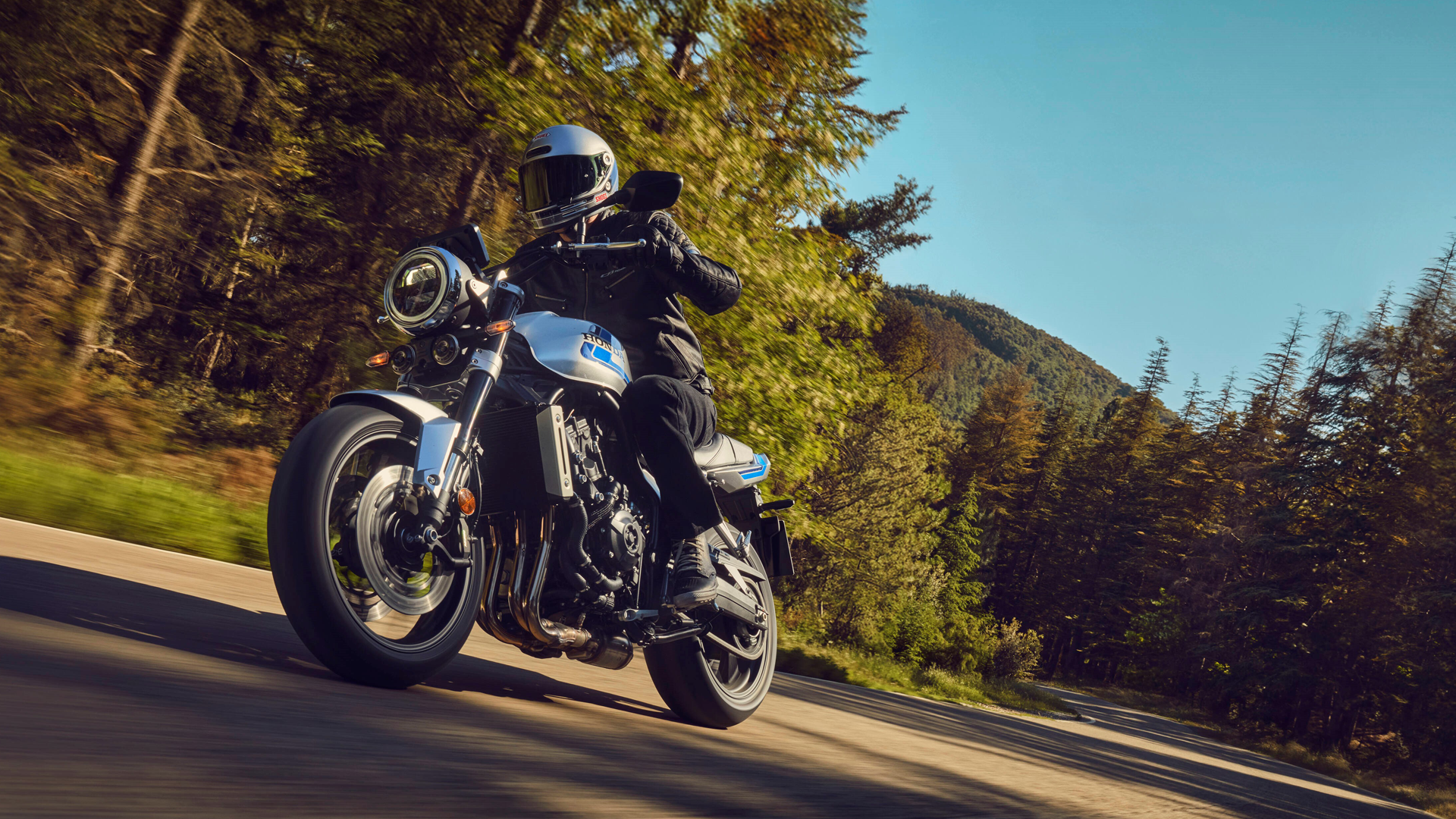 Hoanda CB1000F 2026 Accion (5)