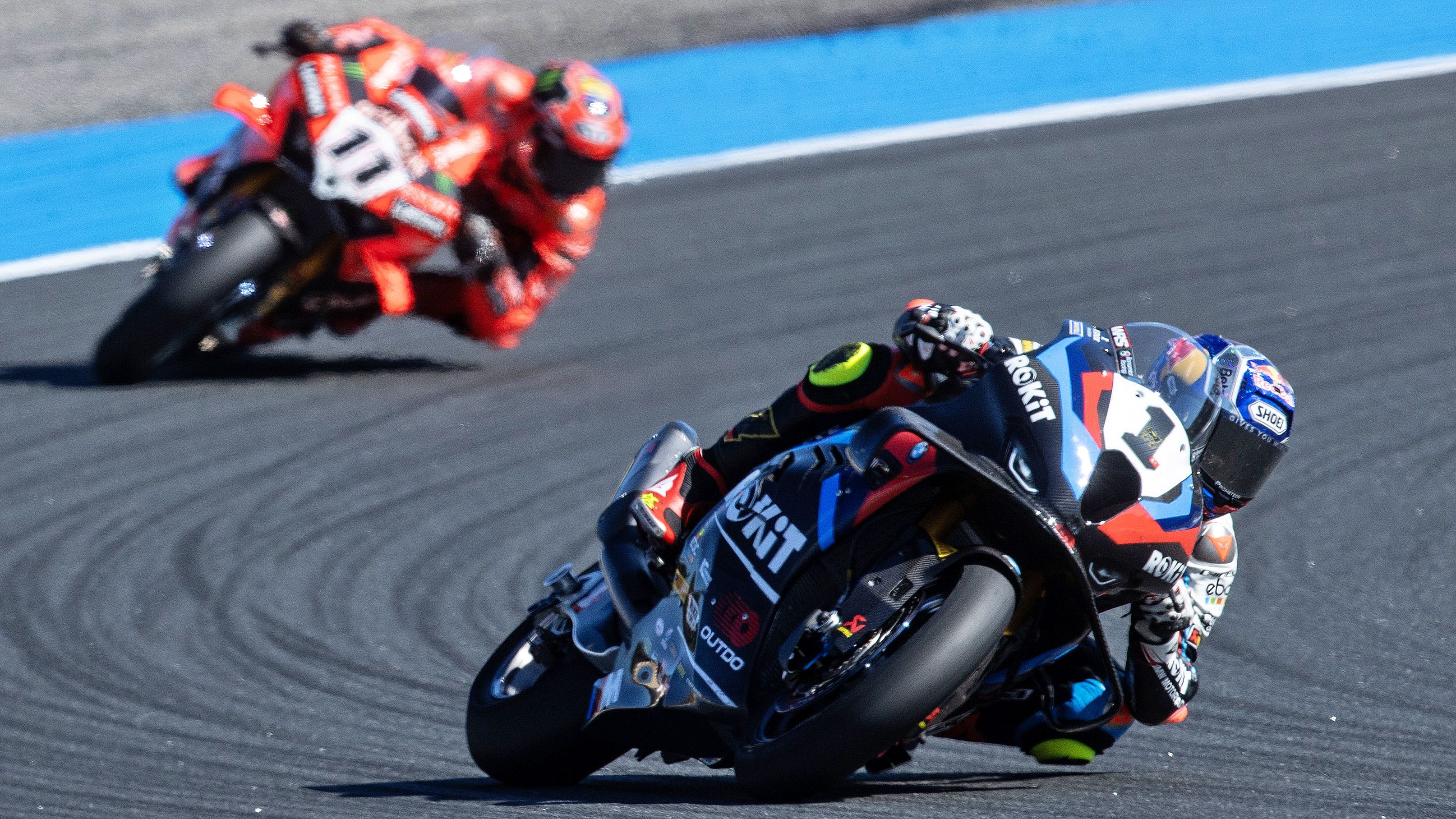 Toprak Razgatlioglu ha vuelto a batir a Nicolò Bulega en Estoril