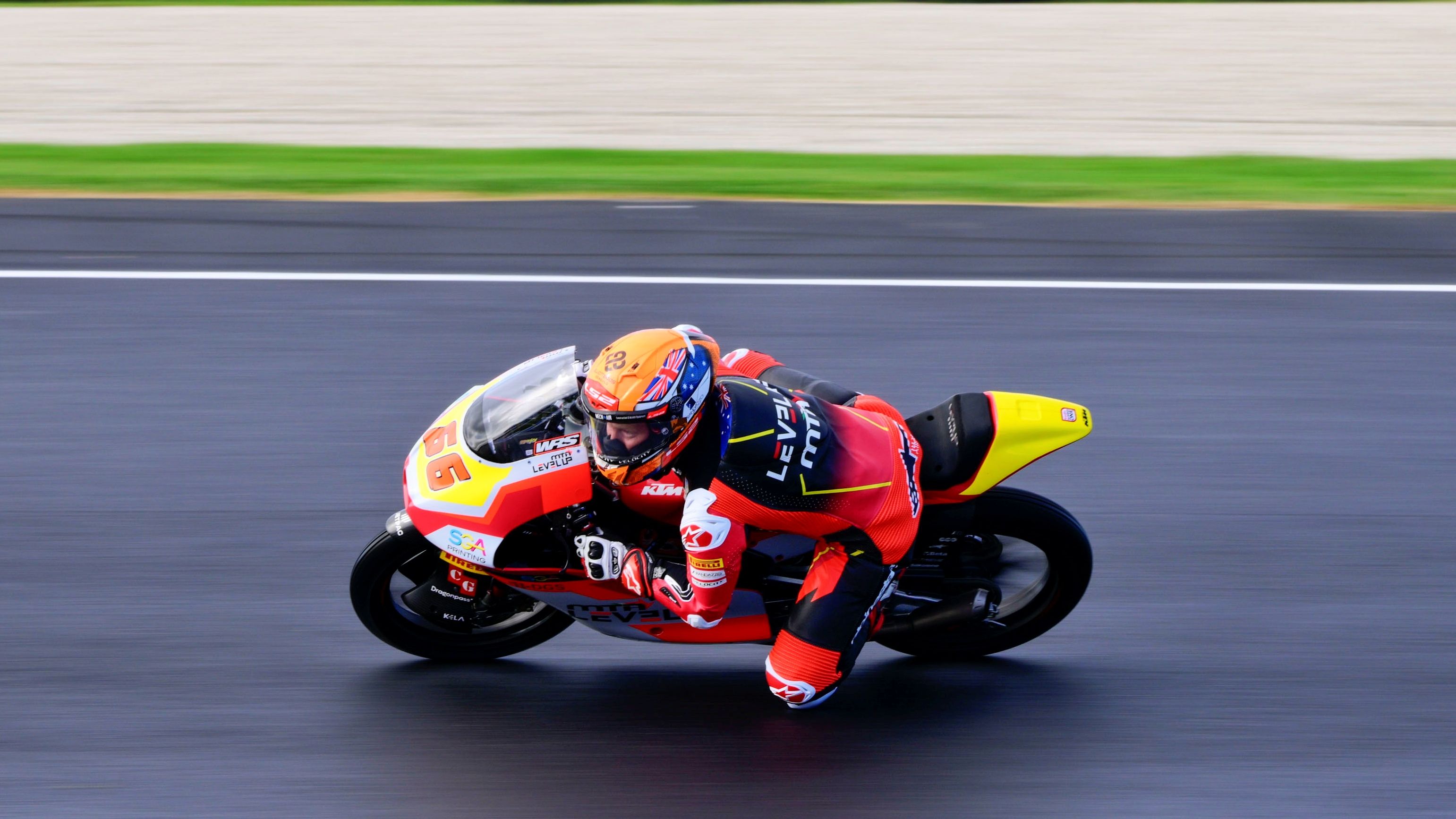 Joel Kelso se ha llevado la pole ante los suyos en Phillip Island