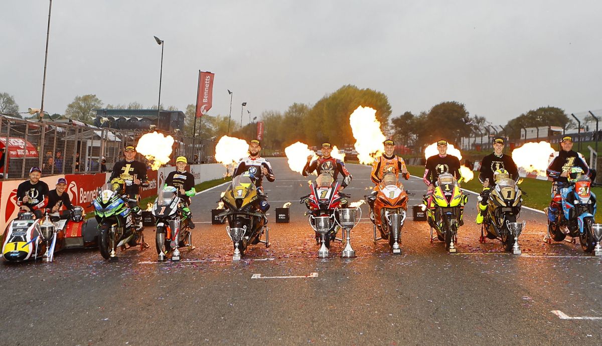 La tradicional foto con todos los campeones del BSB 2025 La tradicional foto con todos los campeones del BSB 2025