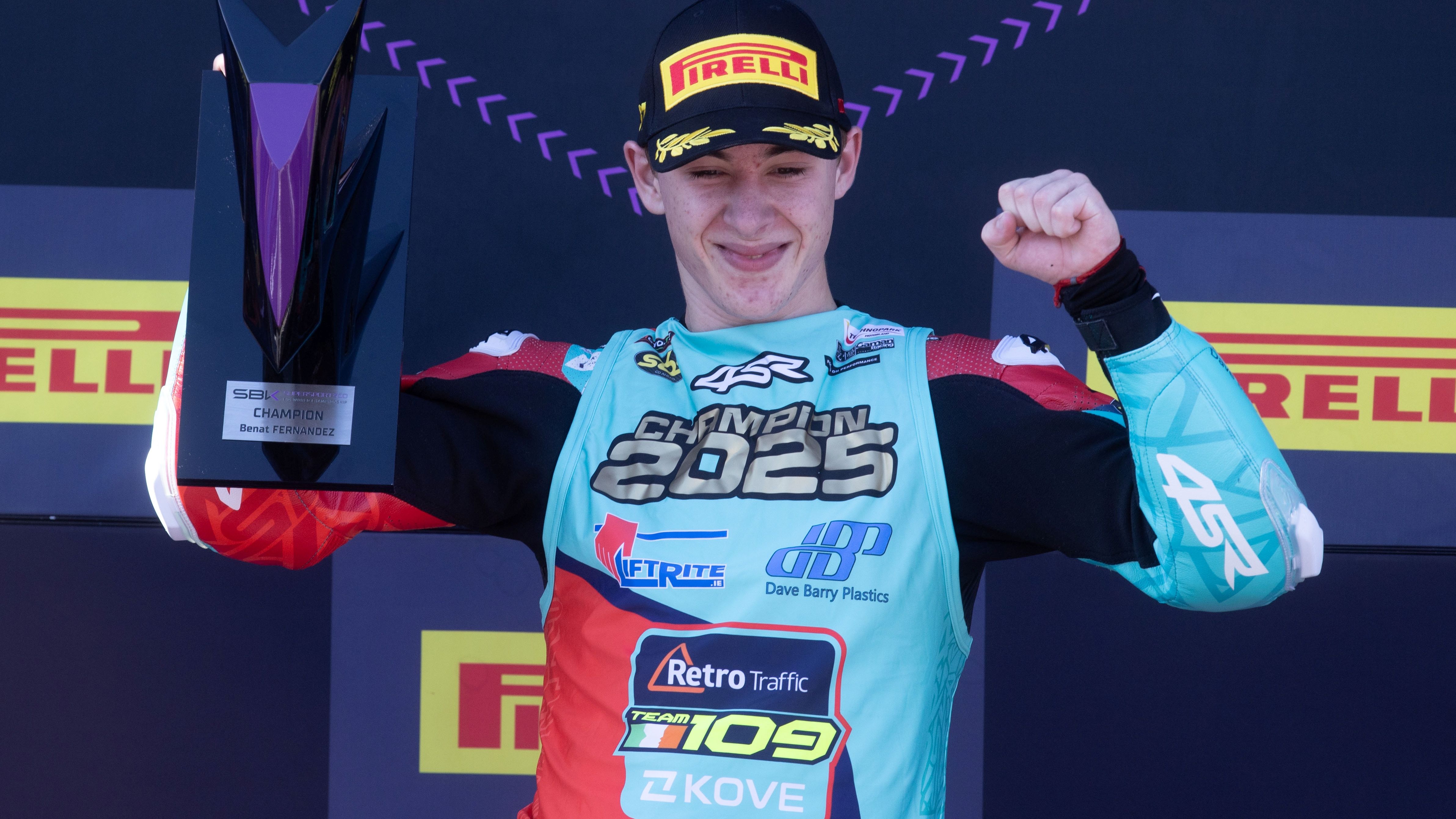Beñat Fernández campeón del mundo de Supersport 300 2025