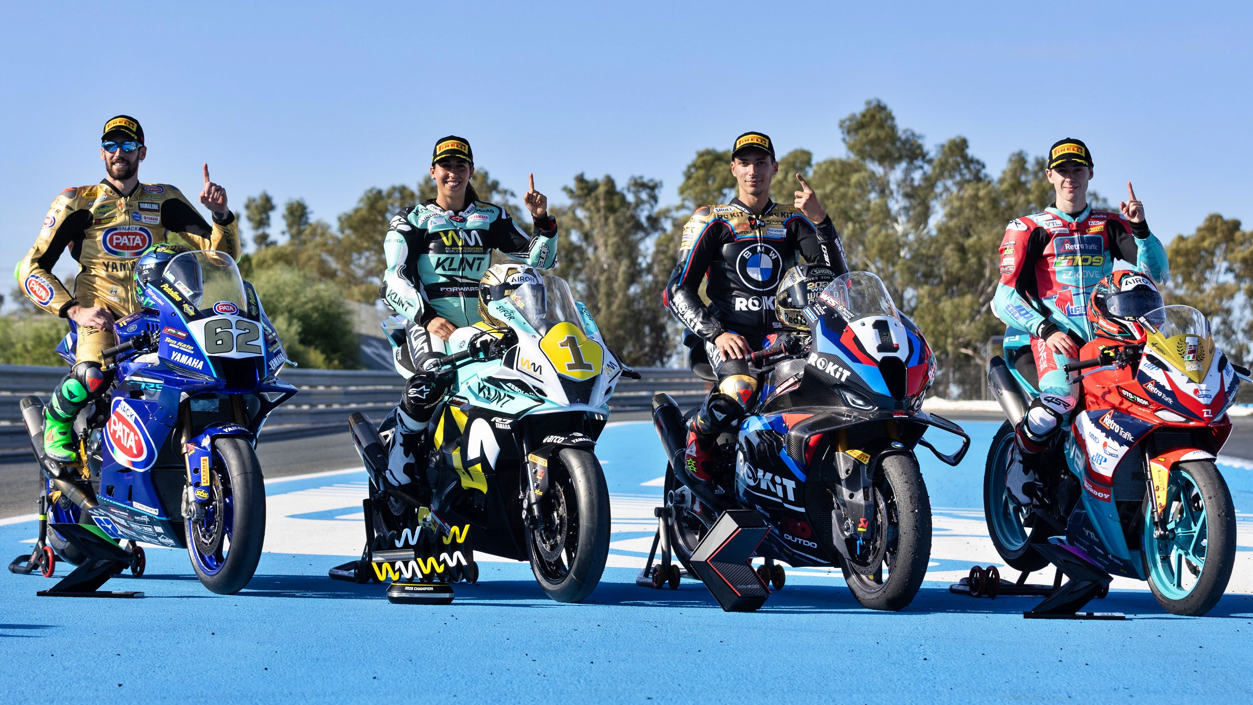 Stefano Manzi en Supersport, María Herrera en WCR, Toprak Razgatlioglu en Superbike y Beñat Fernández en 300, los campeones del WorldSBK 2025