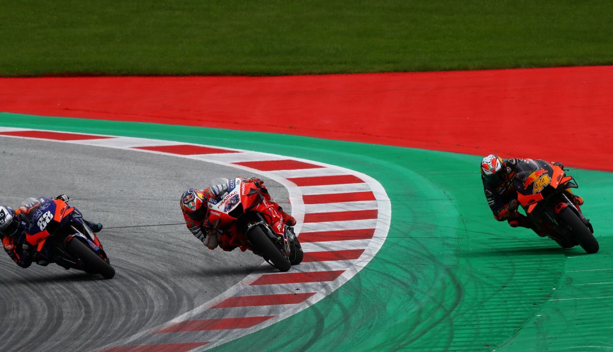 Miguel Oliveira supera a Pol Espargaró y Jack Miller para dar al Tech3 su primer triunfo en Estiria 2020