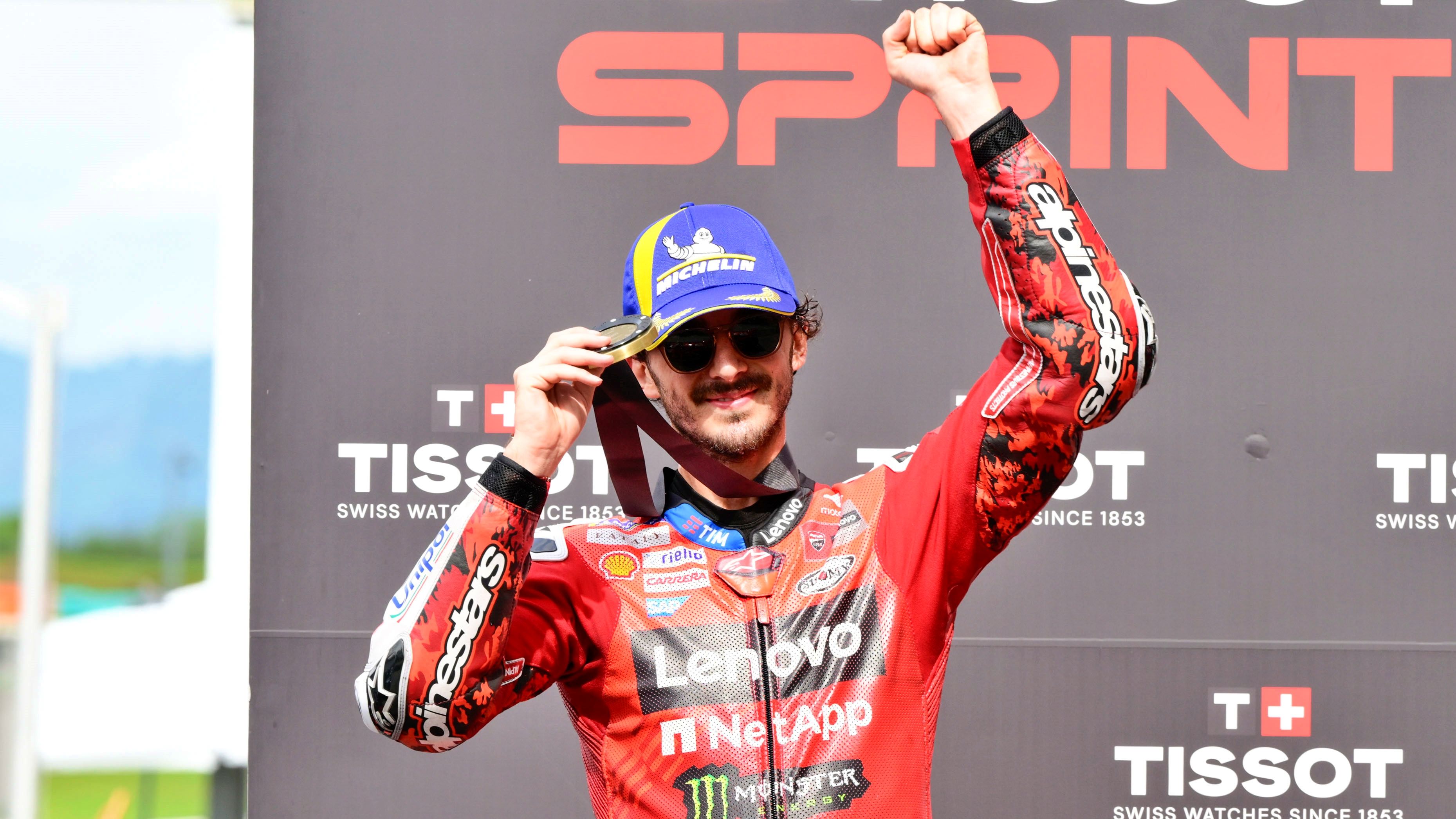 Pecco Bagnaia celebra la victoria en el Sprint de Malasia