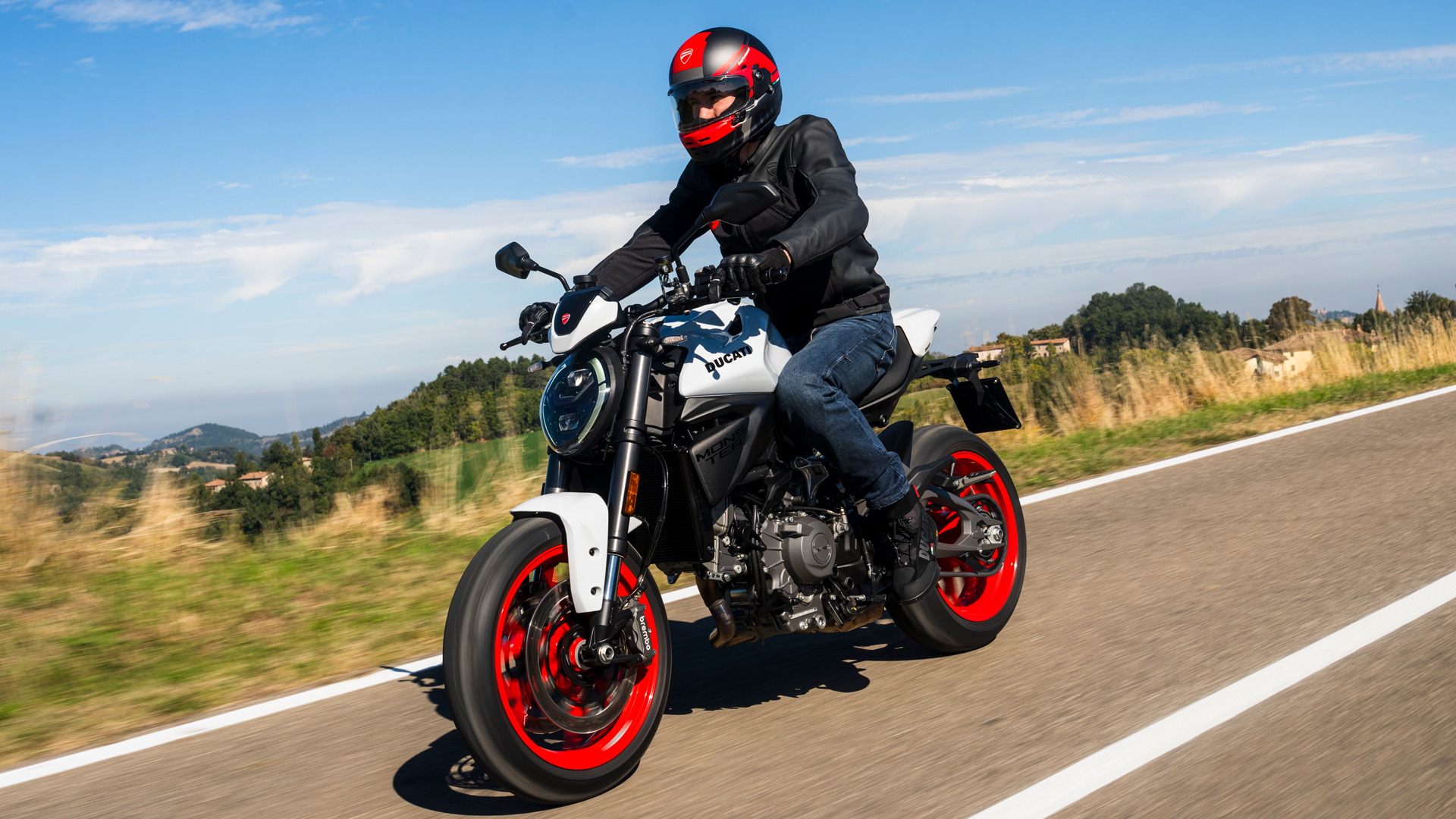 Ducati Monster 2026 Accion (2)