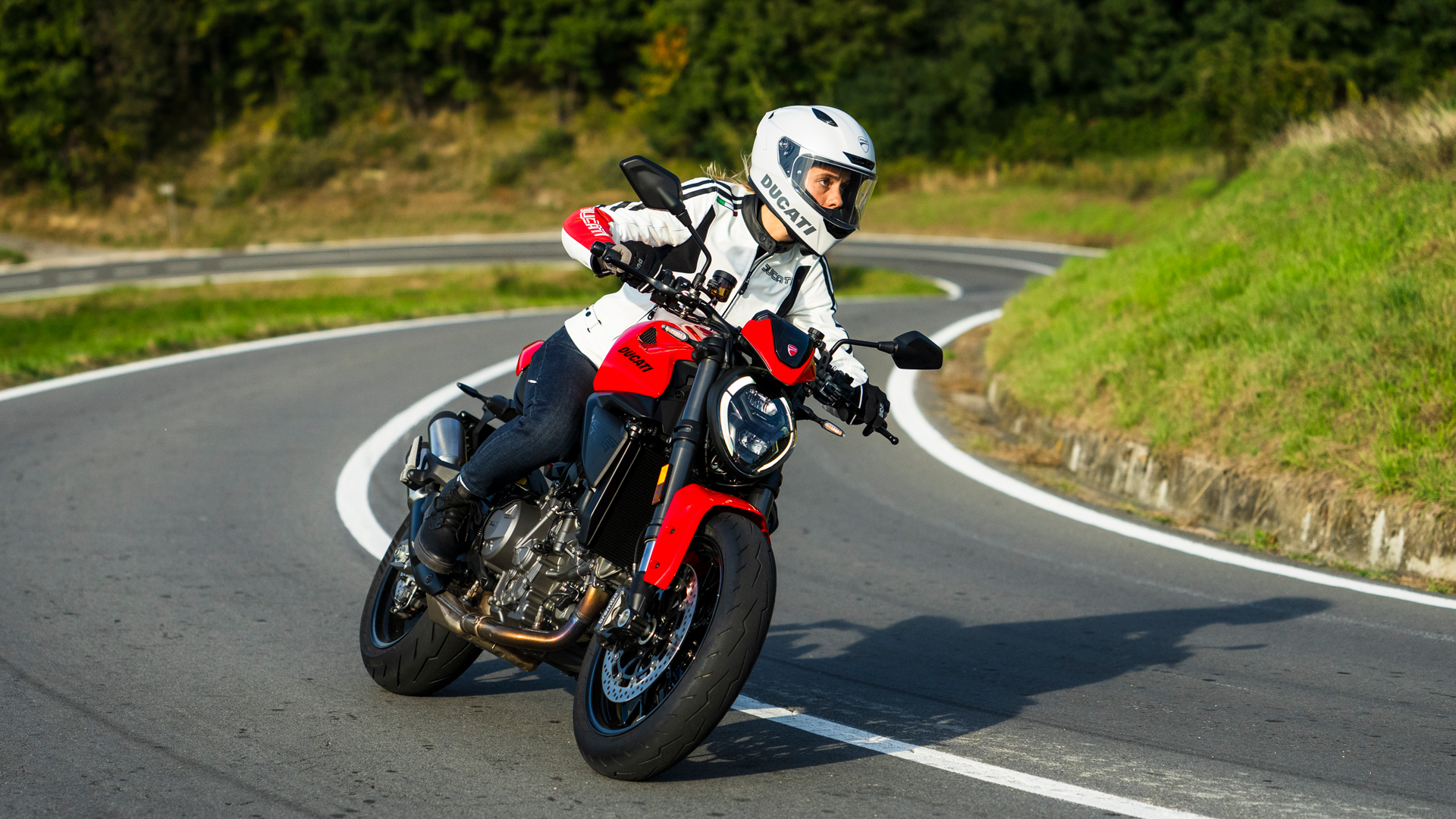 Ducati Monster 2026 Accion (4)