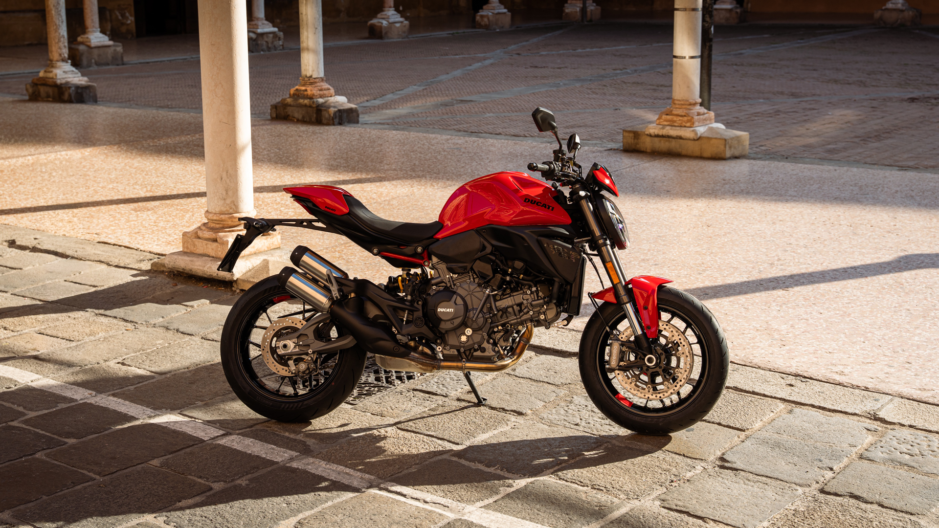 Ducati Monster 2026 Estatica (2)