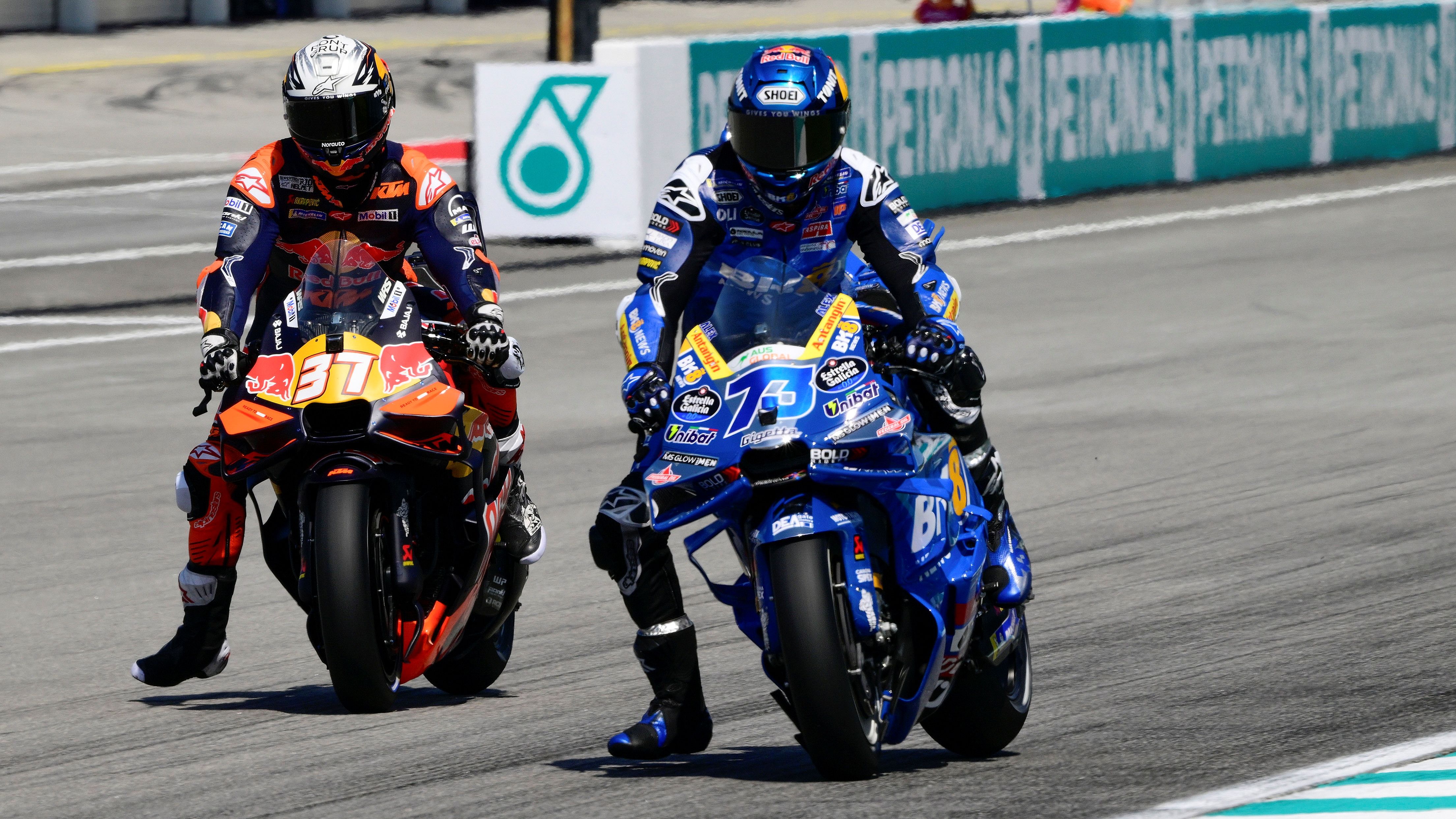 Álex Márquez apura la frenada ante Pedro Acosta, MotoGP Malasia 2025