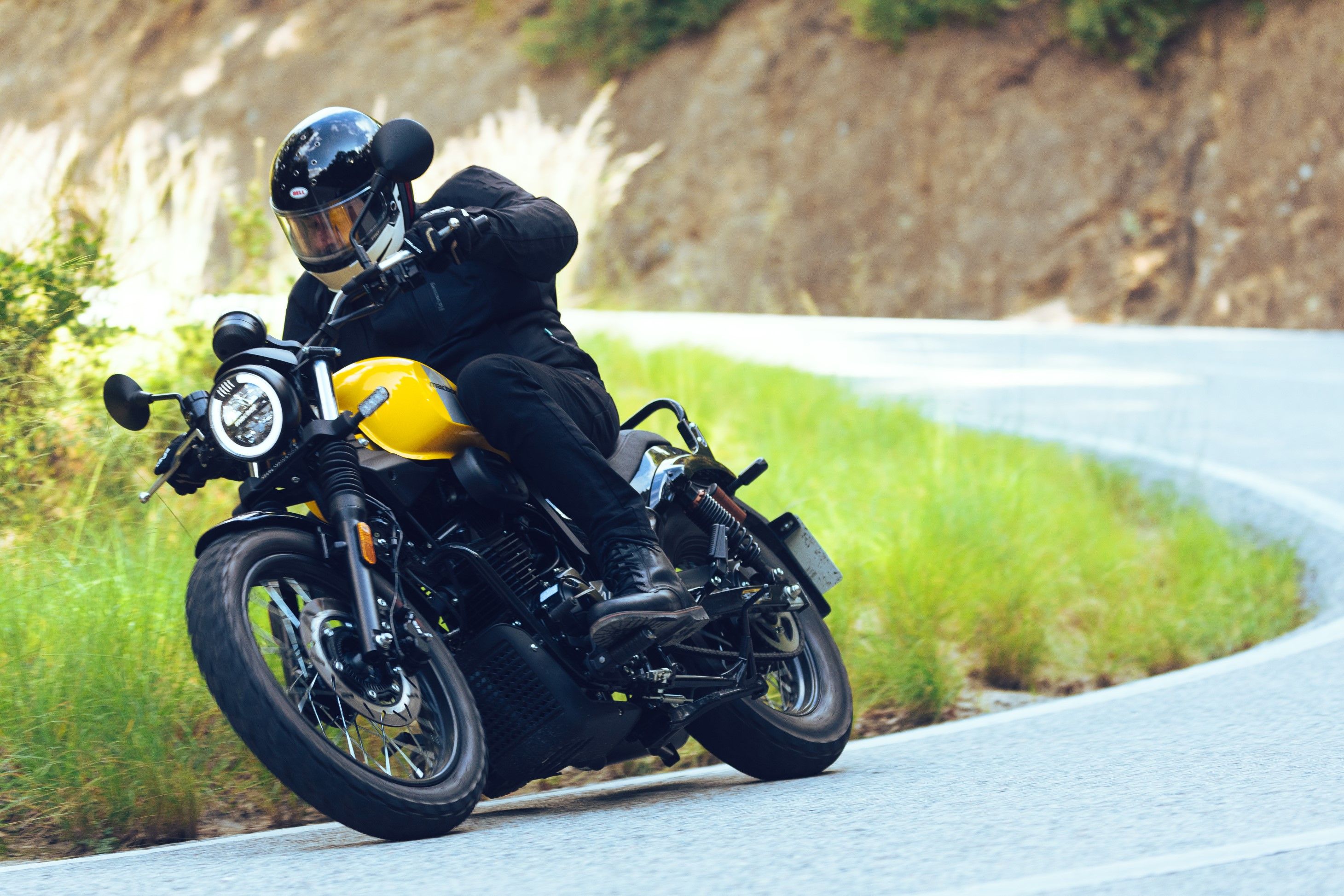 Macbor Rockster 125 Evo / Flat. Dos exitosos modelos para carnet A1 con importantes actualizaciones.