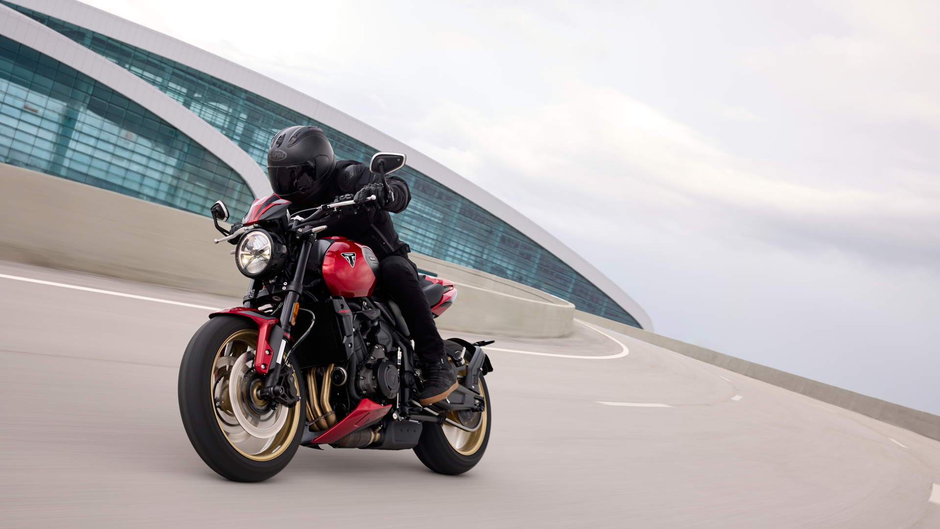 Triumph Trident 800 2026 Accion (1)