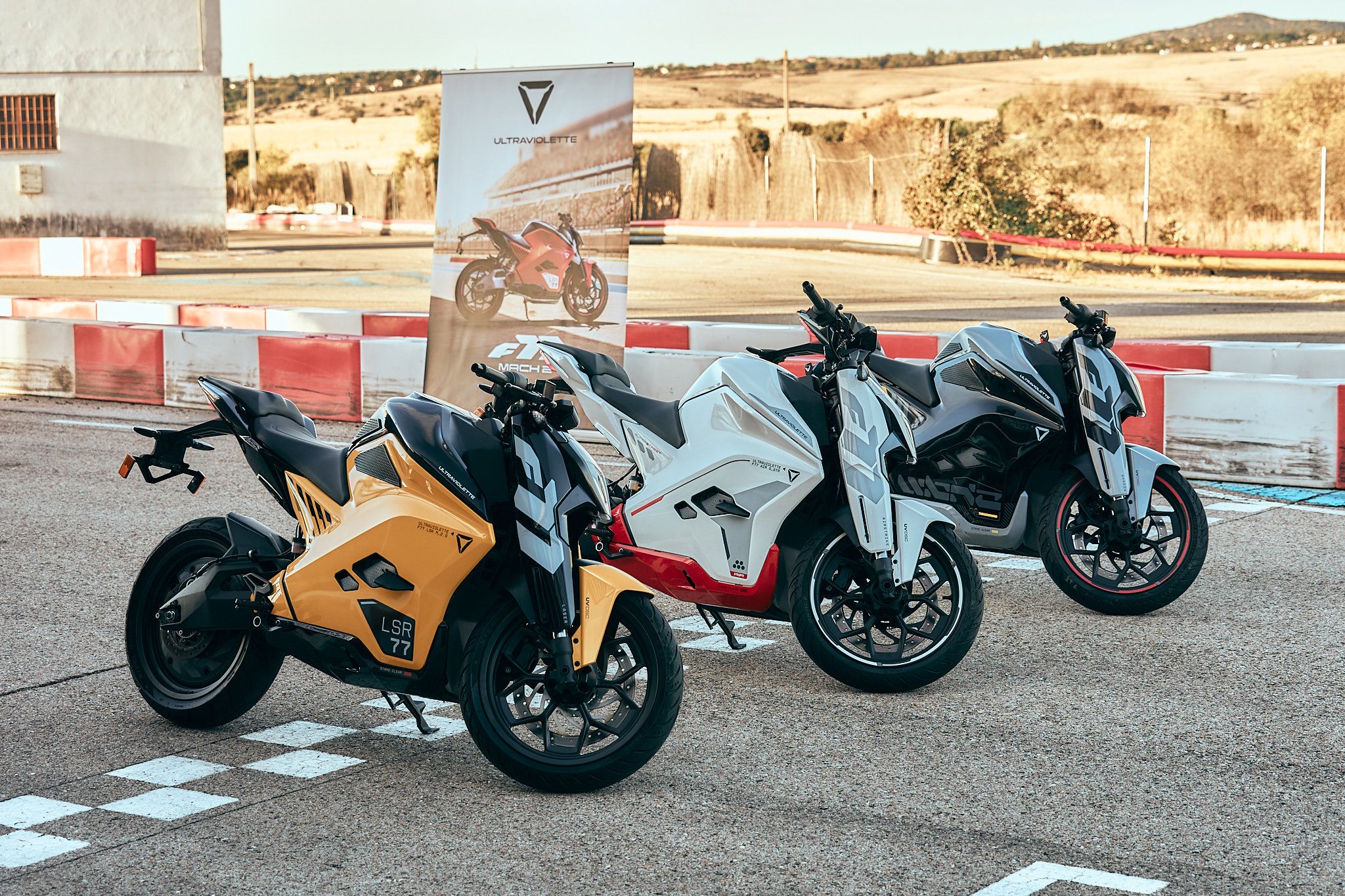 Ultraviolette F77 Match 2 / SuperStreet