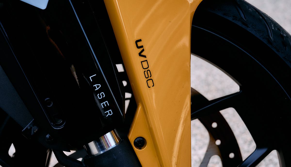 Ultraviolette F77 detalles (7)