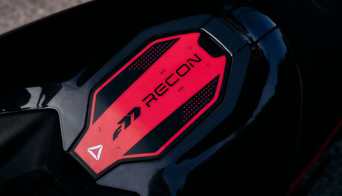 Ultraviolette F77 detalles (10)