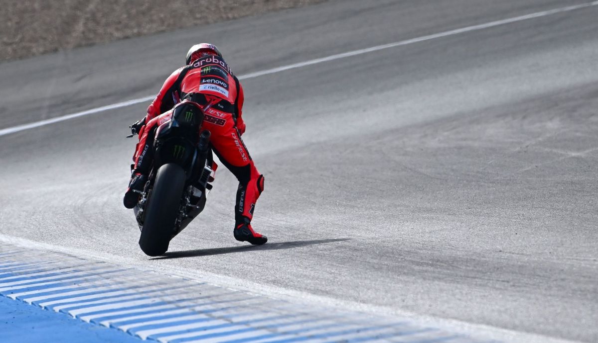 Nicolò Bulega probó ayer la Ducati Desmosedici en Jerez